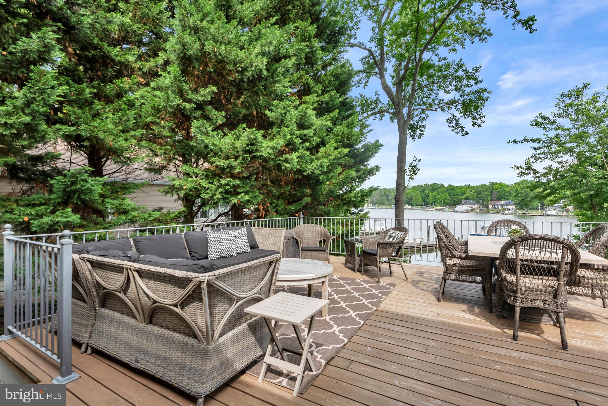 RHODE HARBOR - Residential
