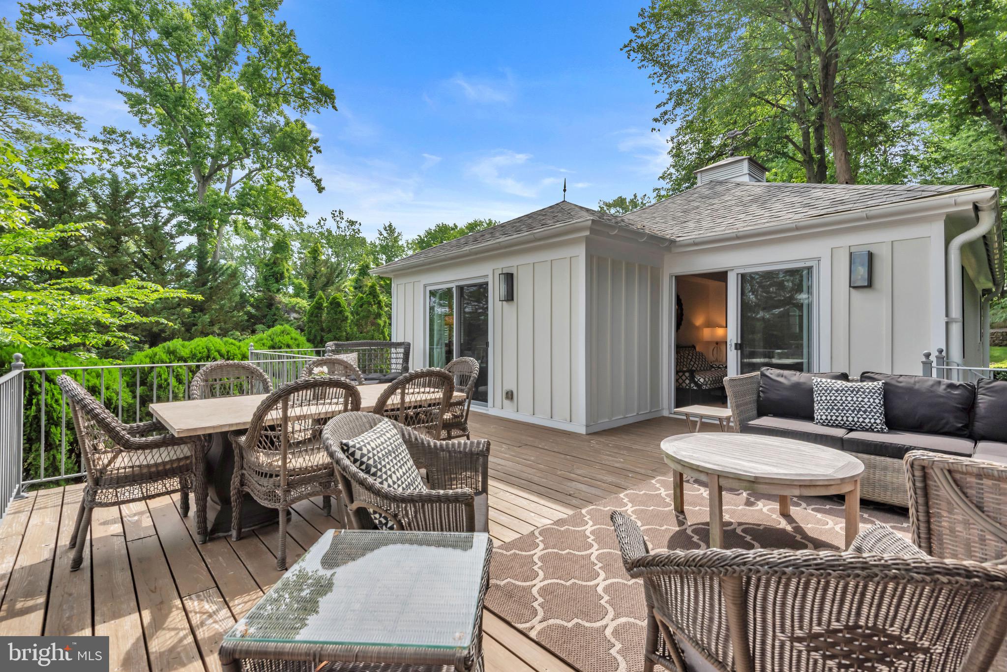 RHODE HARBOR - Residential