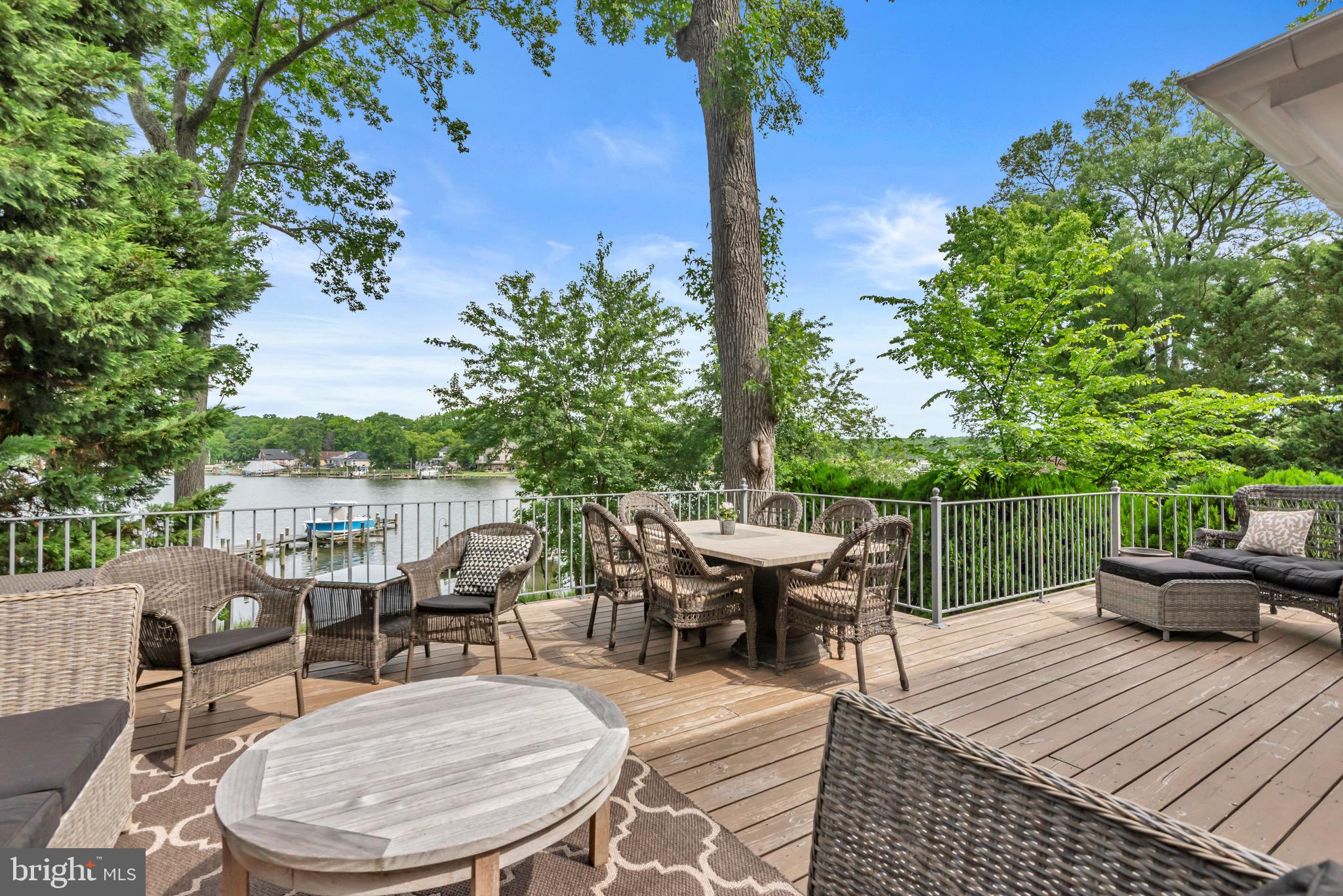 RHODE HARBOR - Residential