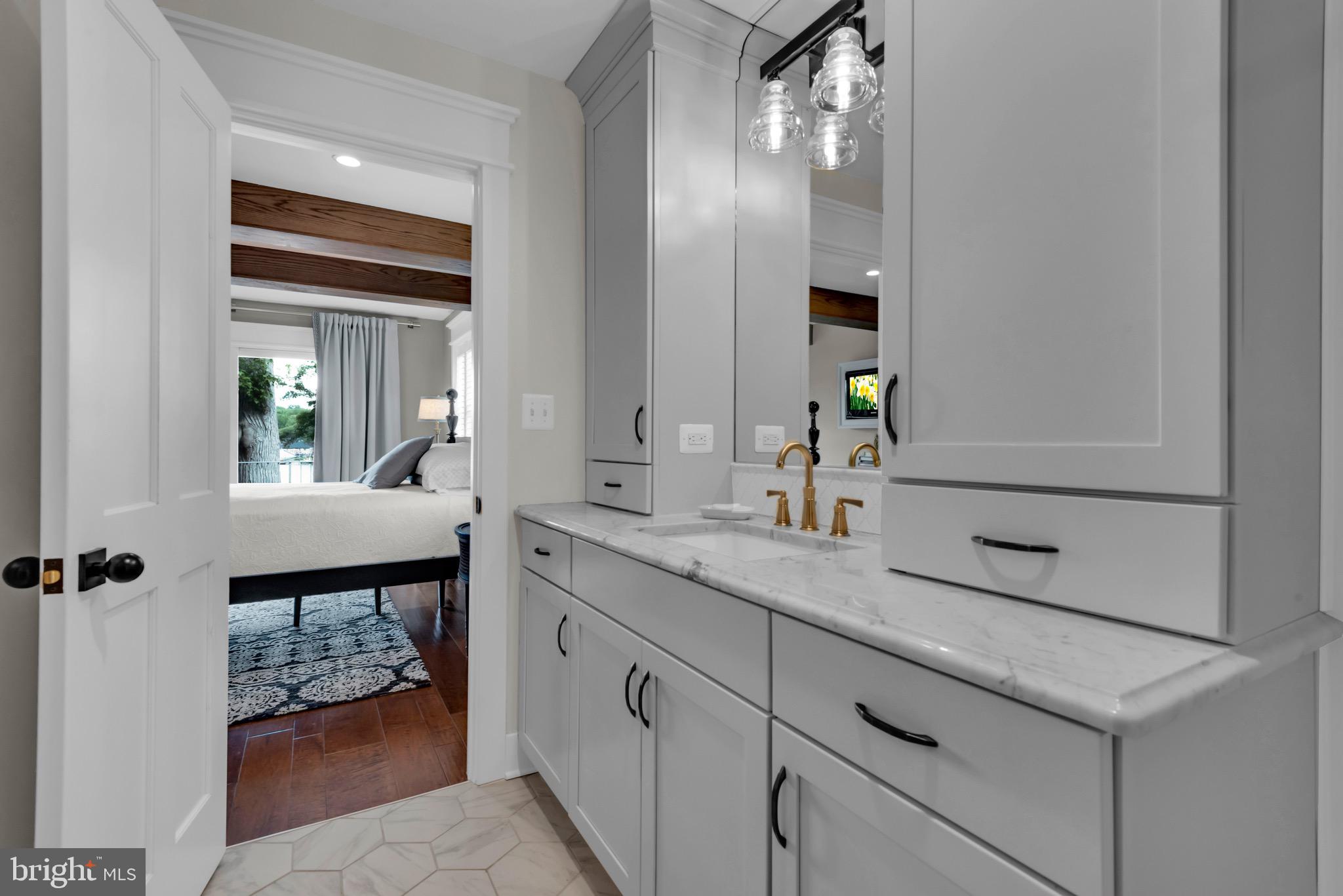 RHODE HARBOR - Residential