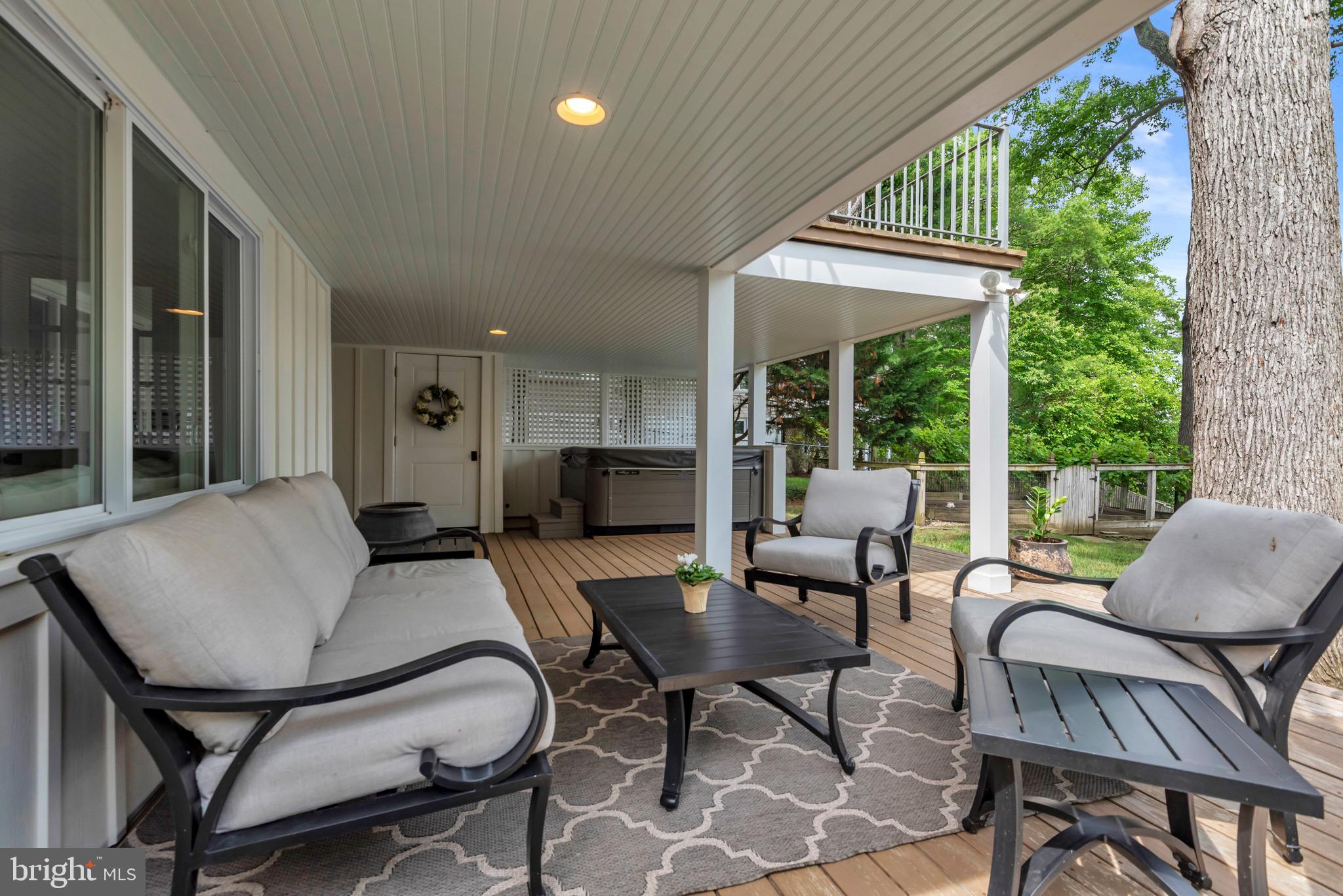 RHODE HARBOR - Residential