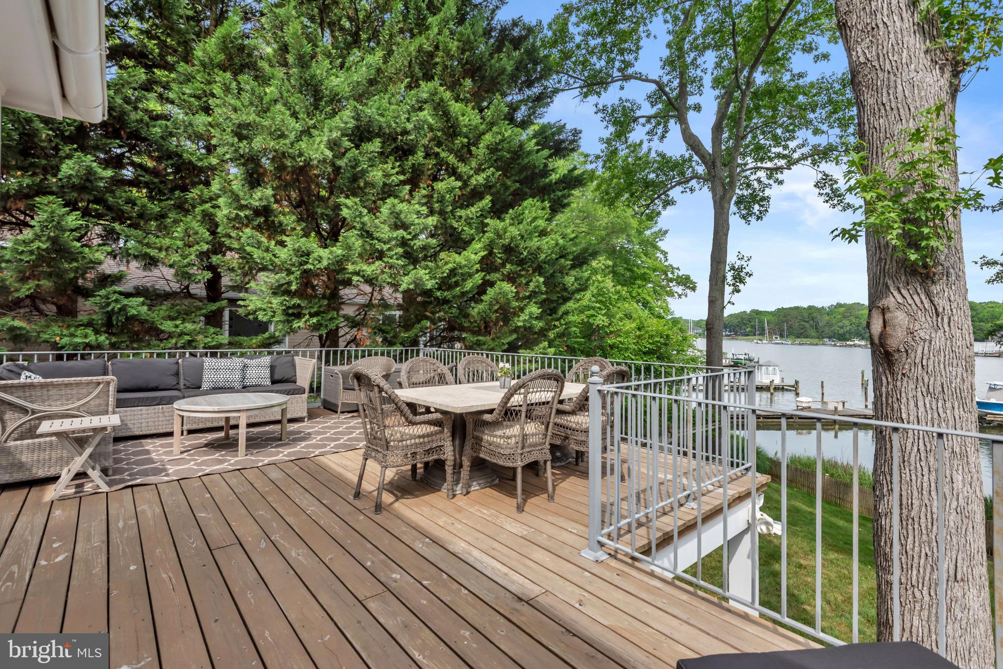 RHODE HARBOR - Residential