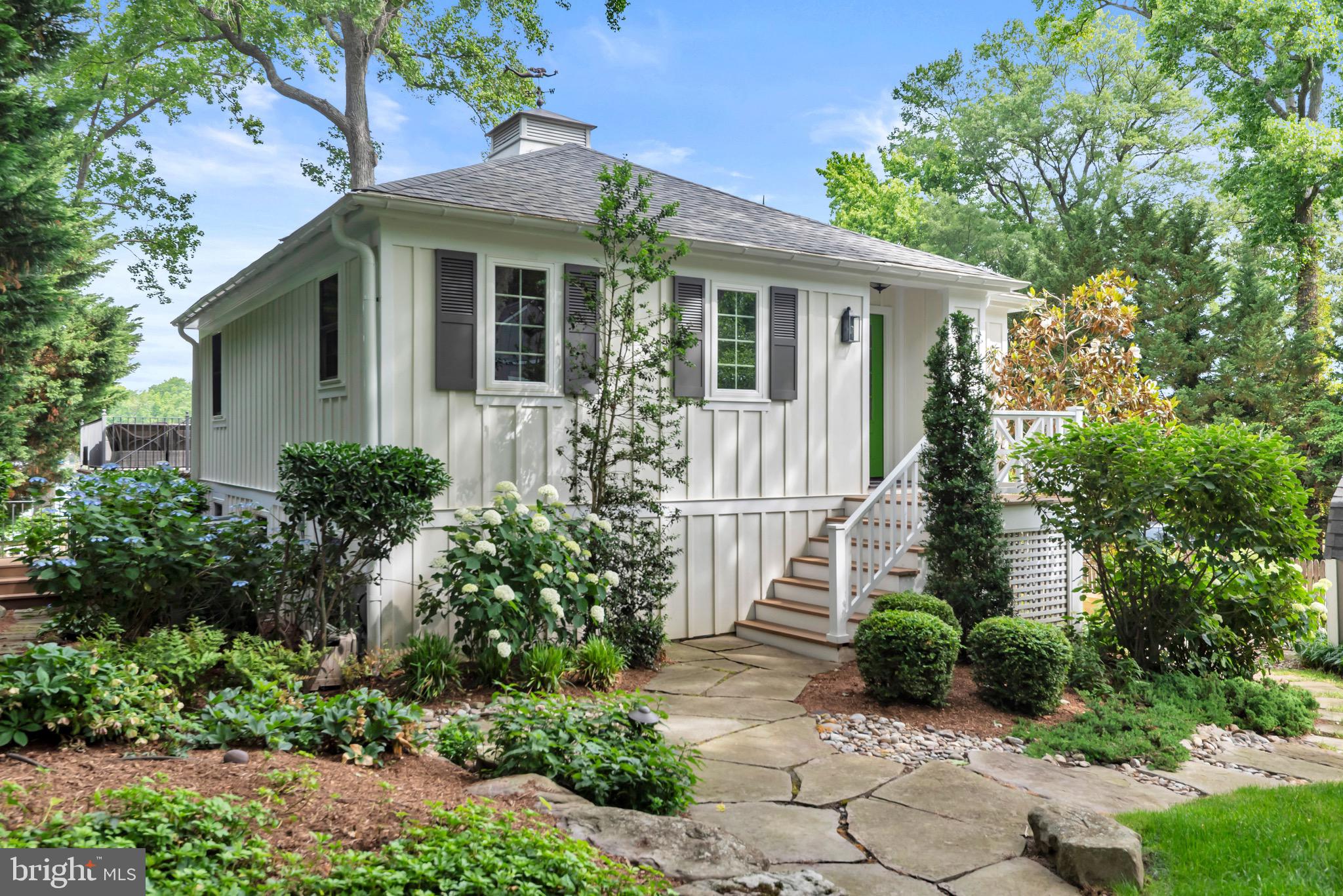 RHODE HARBOR - Residential