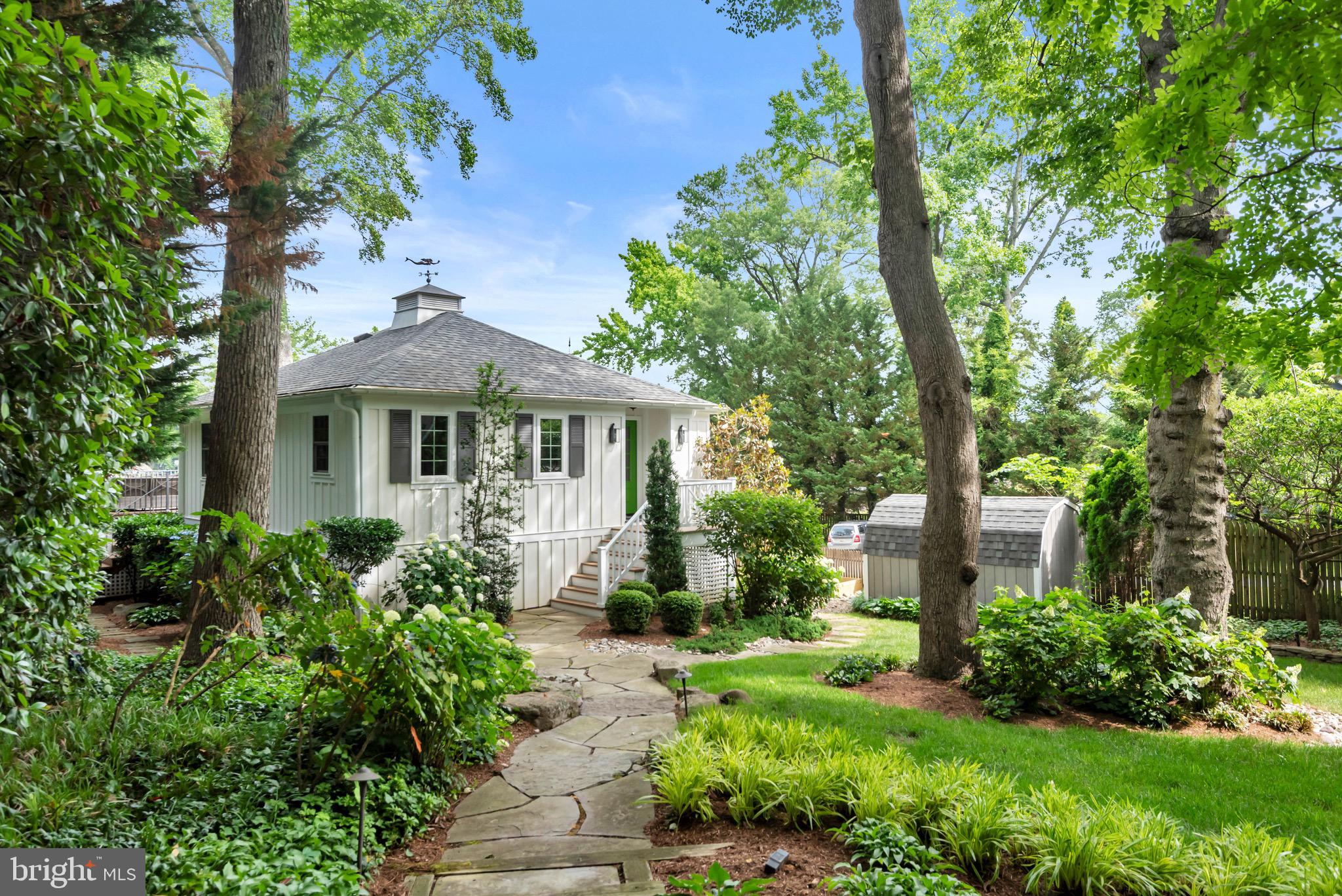 RHODE HARBOR - Residential