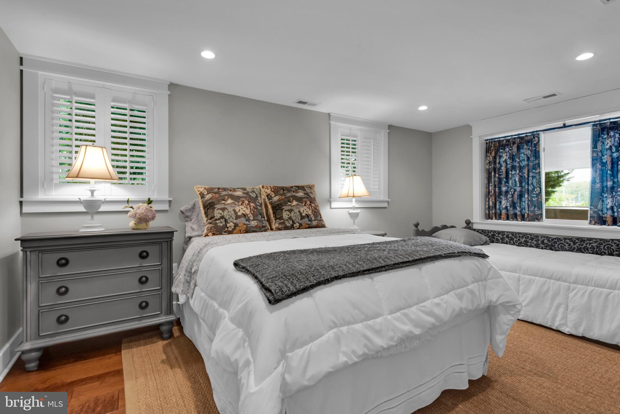 RHODE HARBOR - Residential