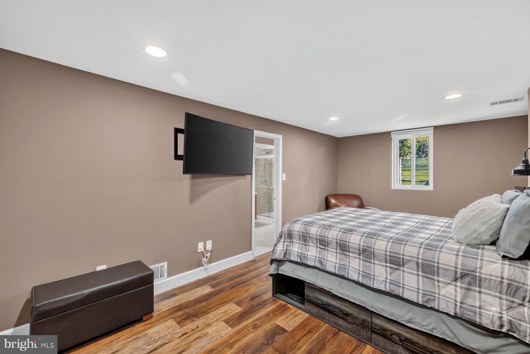 ROLLING VALLEY - Residential