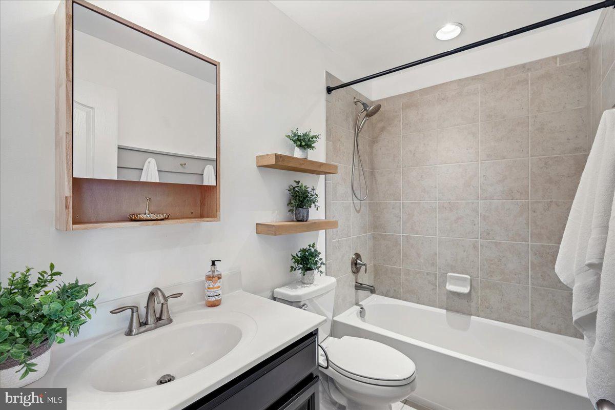 DORCHESTER VIEW - Residential