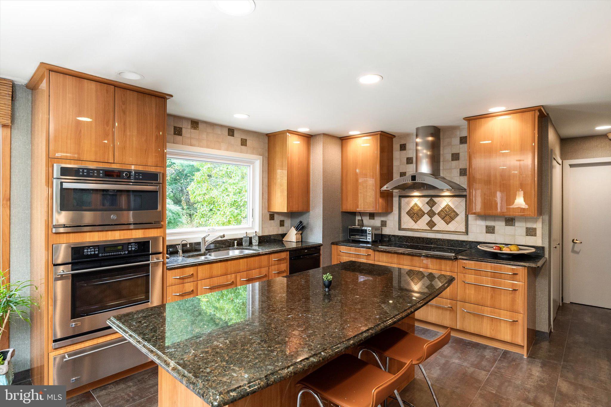 MAKEFIELD ESTATES - Residential