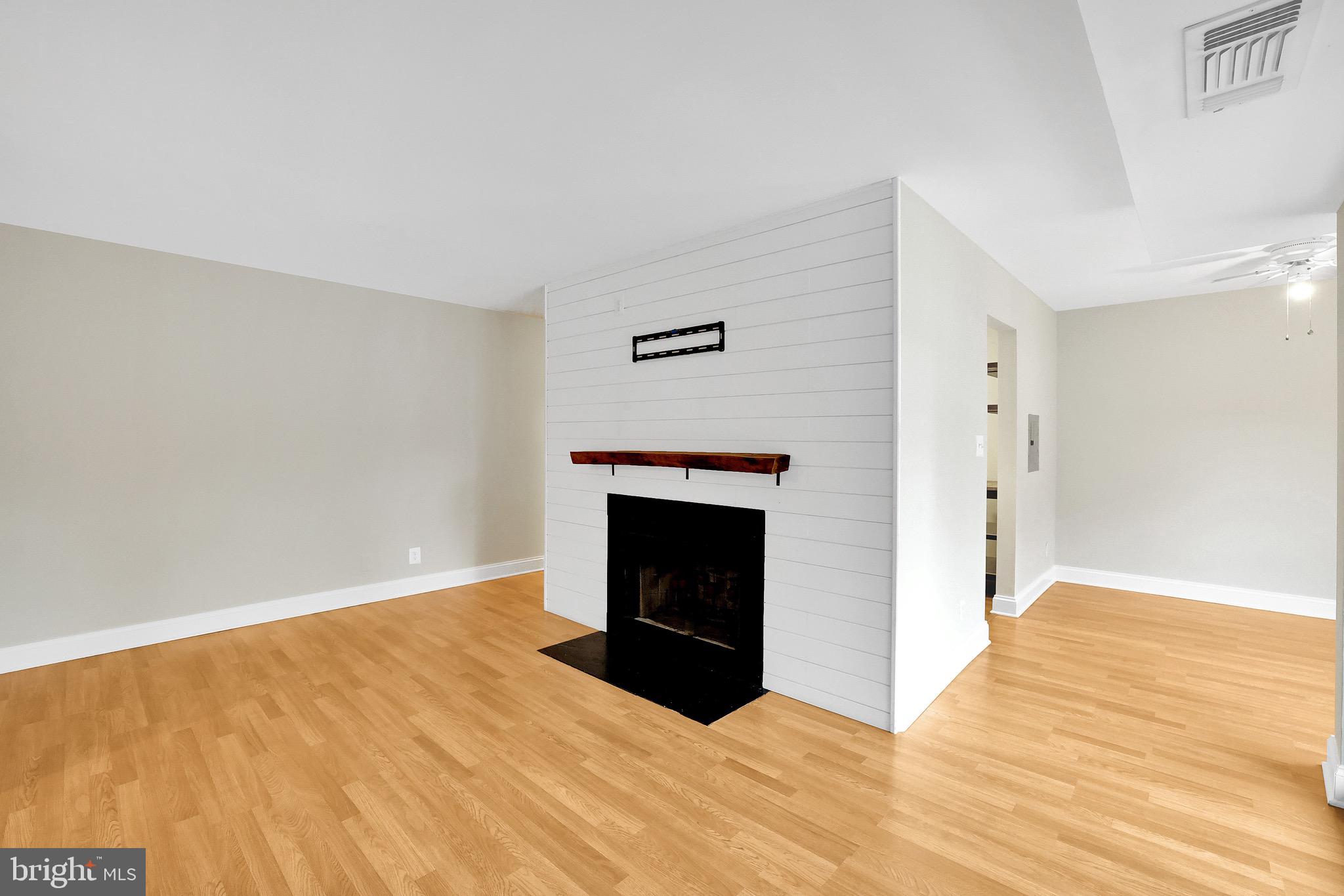 TREOVER CONDOMINIUM - Residential Lease