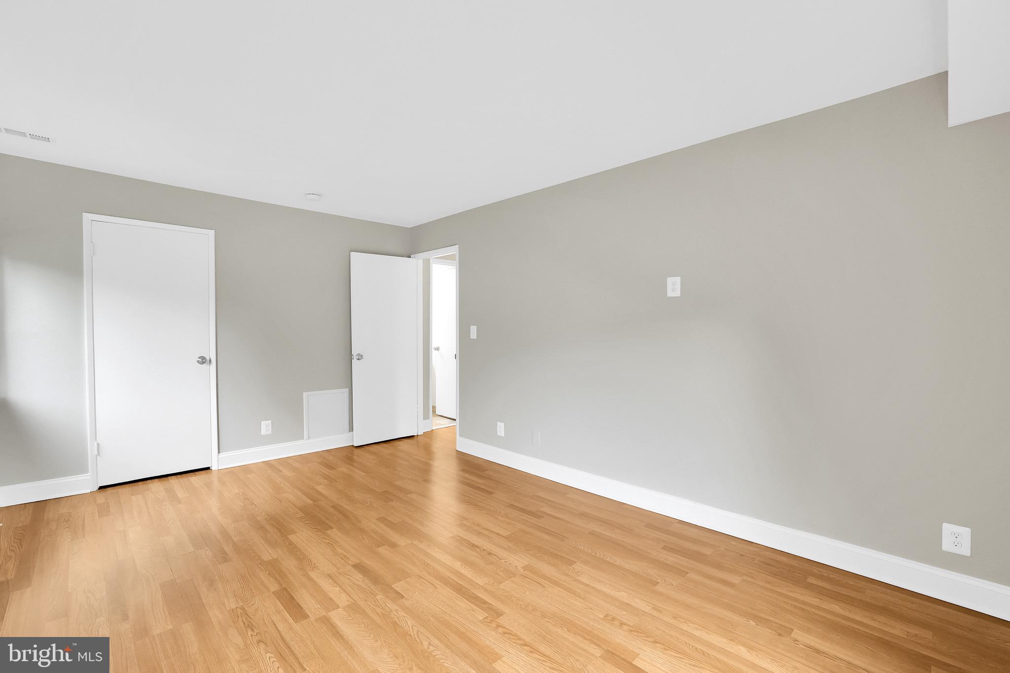 TREOVER CONDOMINIUM - Residential Lease