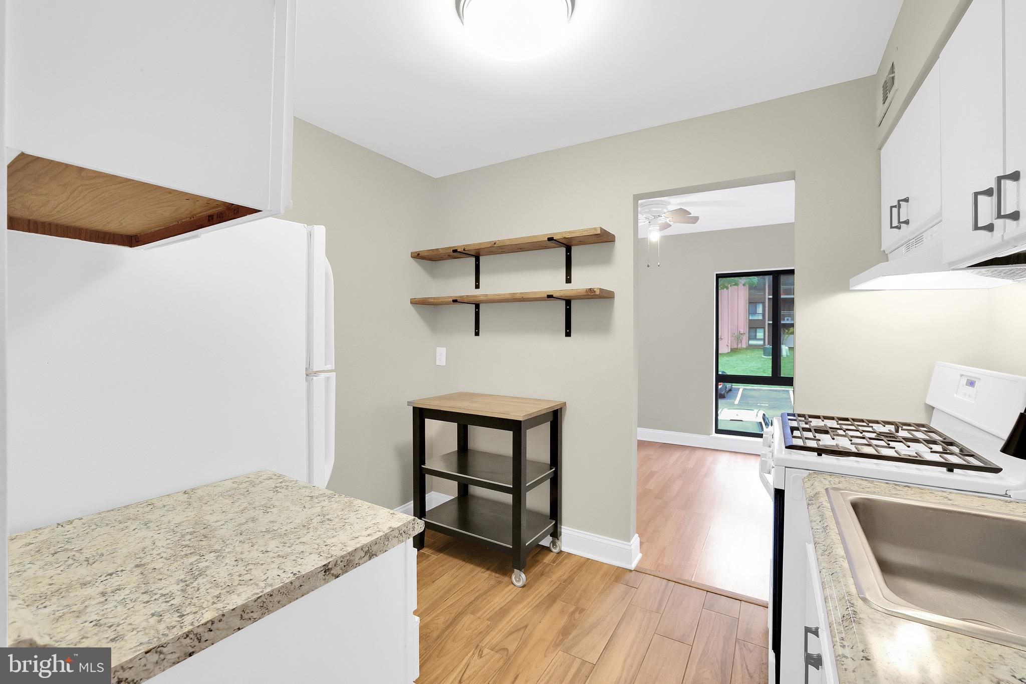 TREOVER CONDOMINIUM - Residential Lease