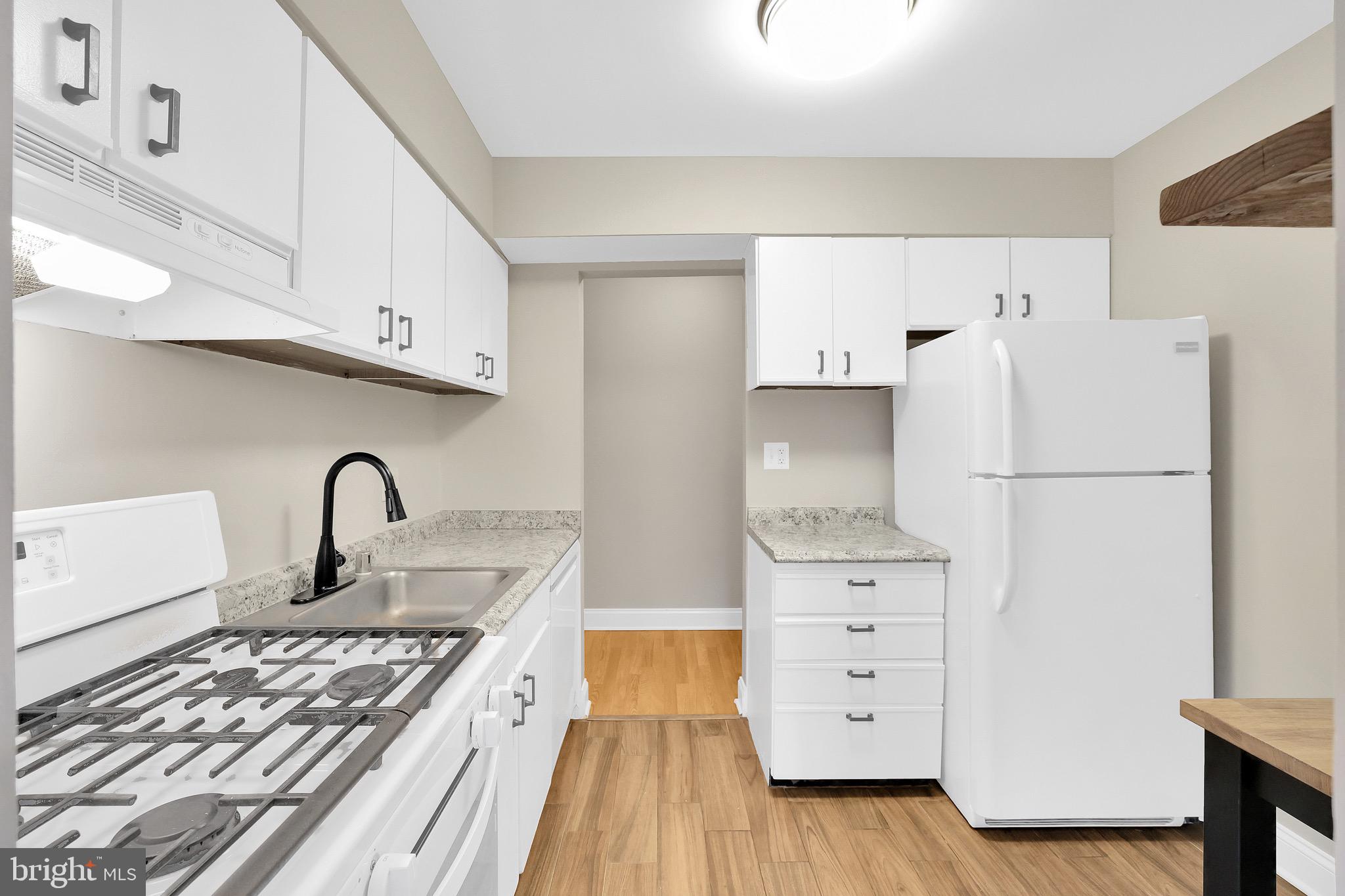 TREOVER CONDOMINIUM - Residential Lease