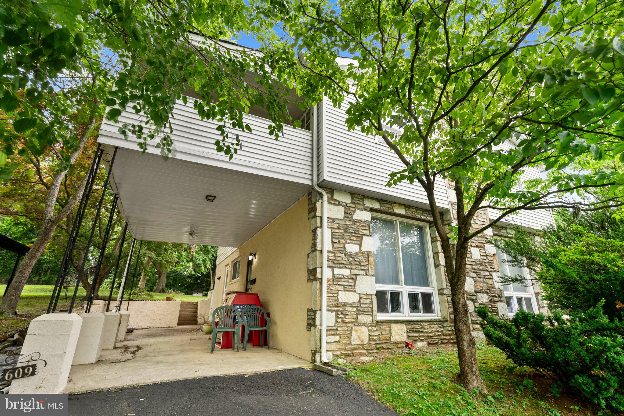 Price reduced!
 Great convenient location, near Cheltenham Arts Center and train station. Close to public transportation. Opposite to Berachah Church. Surrounded by Parks, creeks and peaceful environment. Highly motivated owners.
1st Floor Bedroom and full bathroom. Large living room and family room. Access to deck from the Great room.
Expectionally rated school district. Great time to move in just right in time for the academic school year. 
Quiet and peaceful neighborhood.