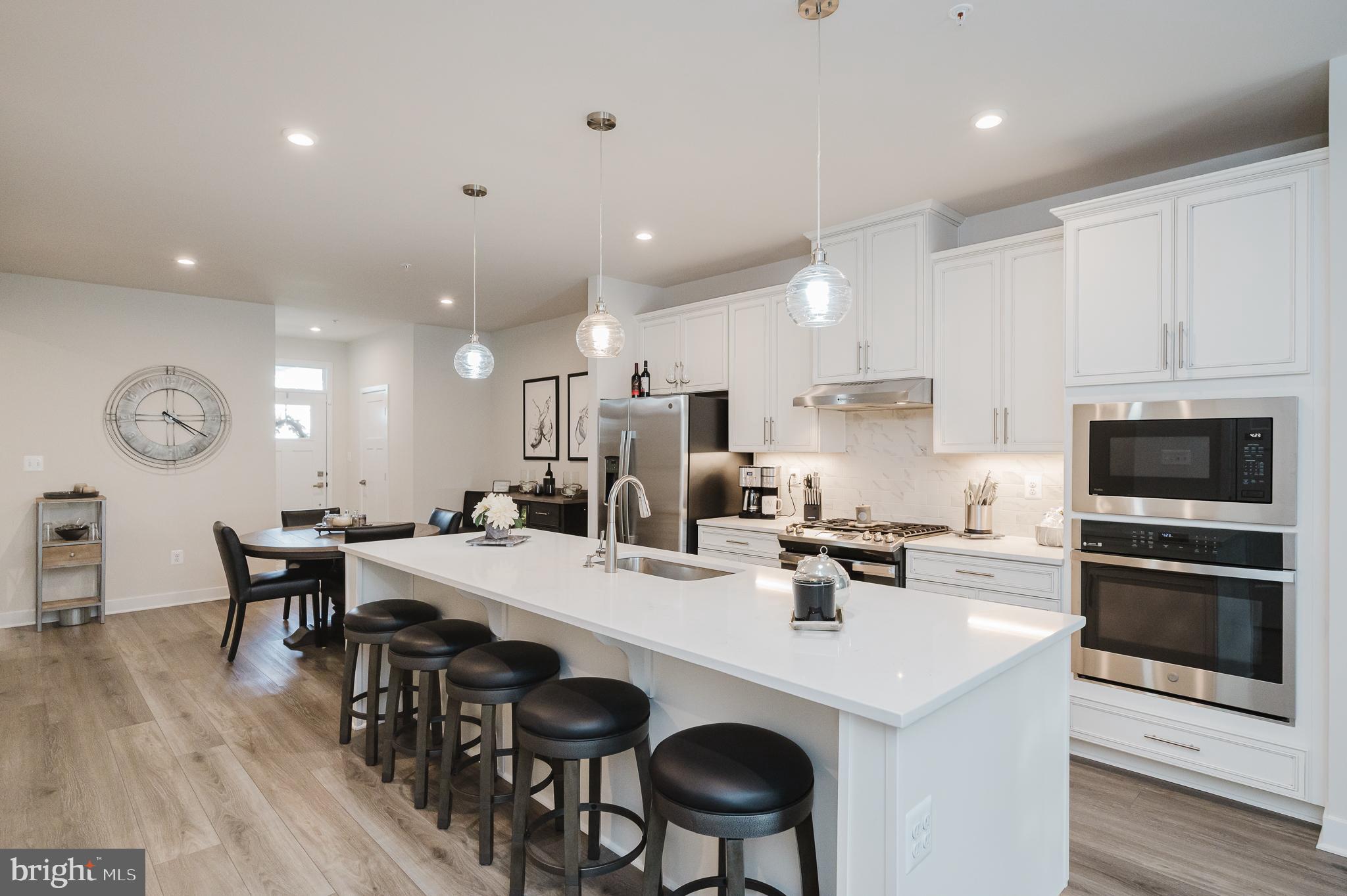 JAMES RUN CARRIAGE HOMES - Residential
