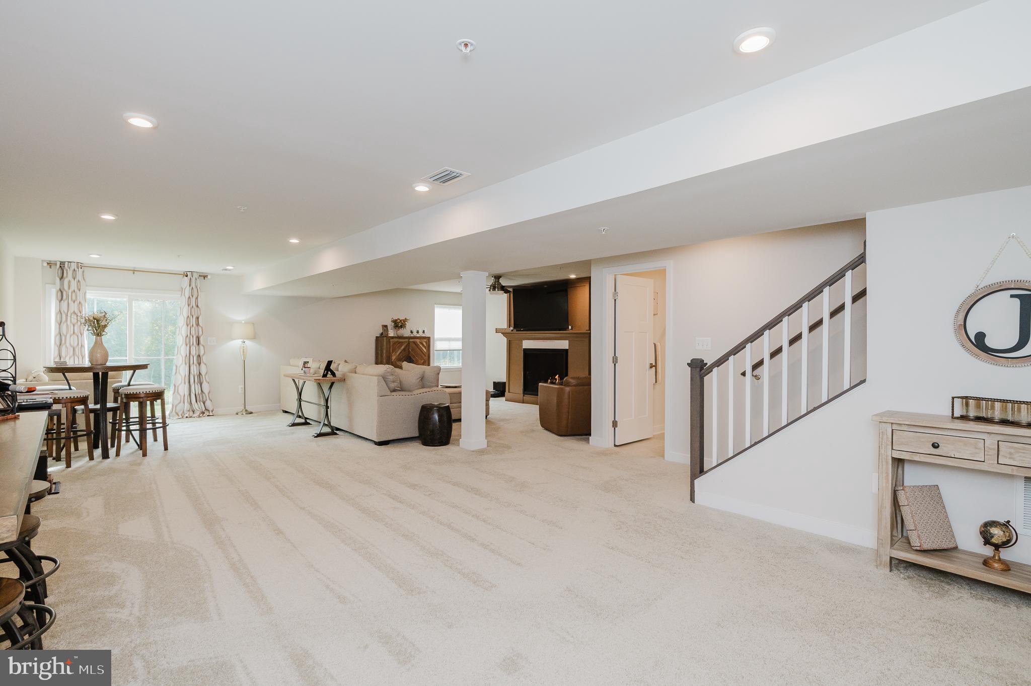 JAMES RUN CARRIAGE HOMES - Residential