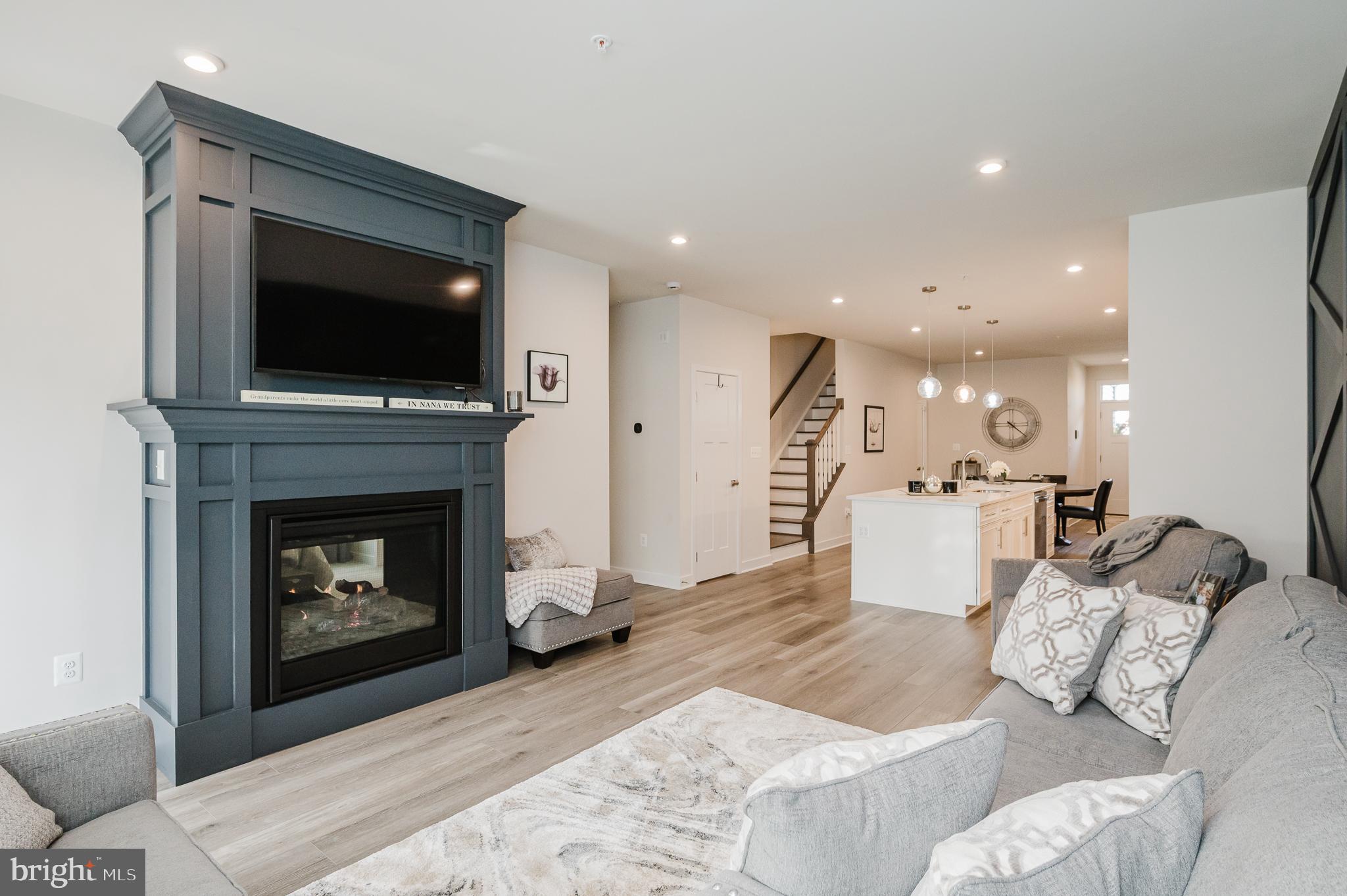 JAMES RUN CARRIAGE HOMES - Residential