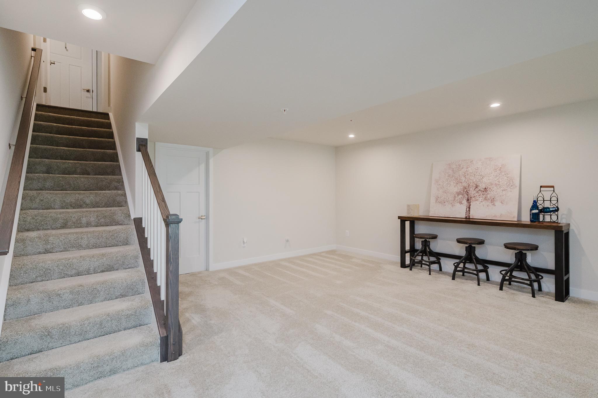 JAMES RUN CARRIAGE HOMES - Residential
