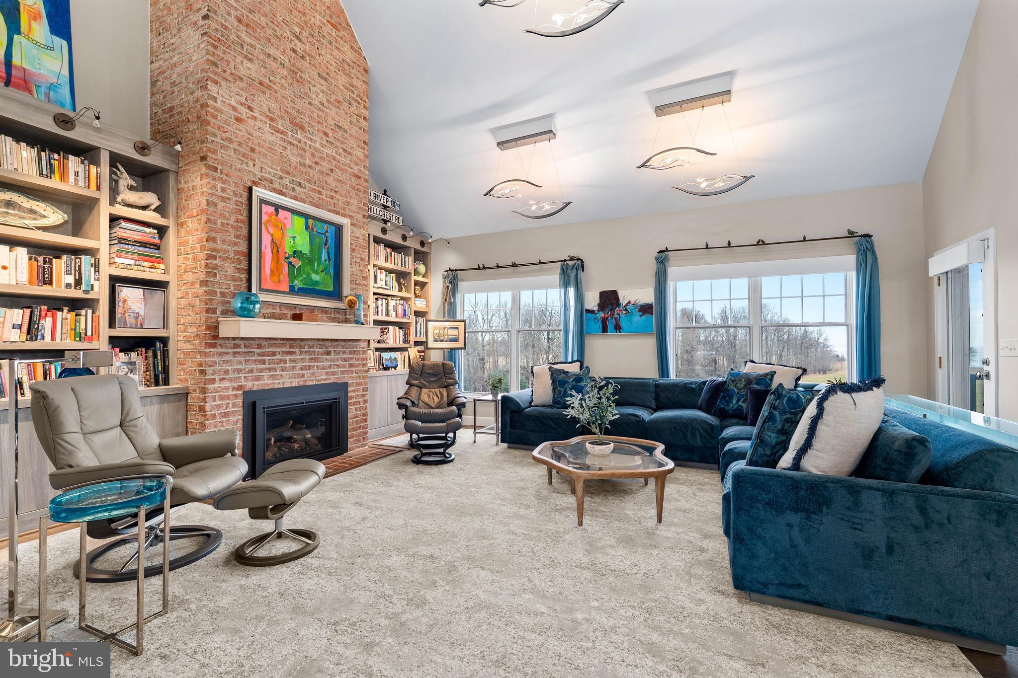 SUNSET POINTE - Residential