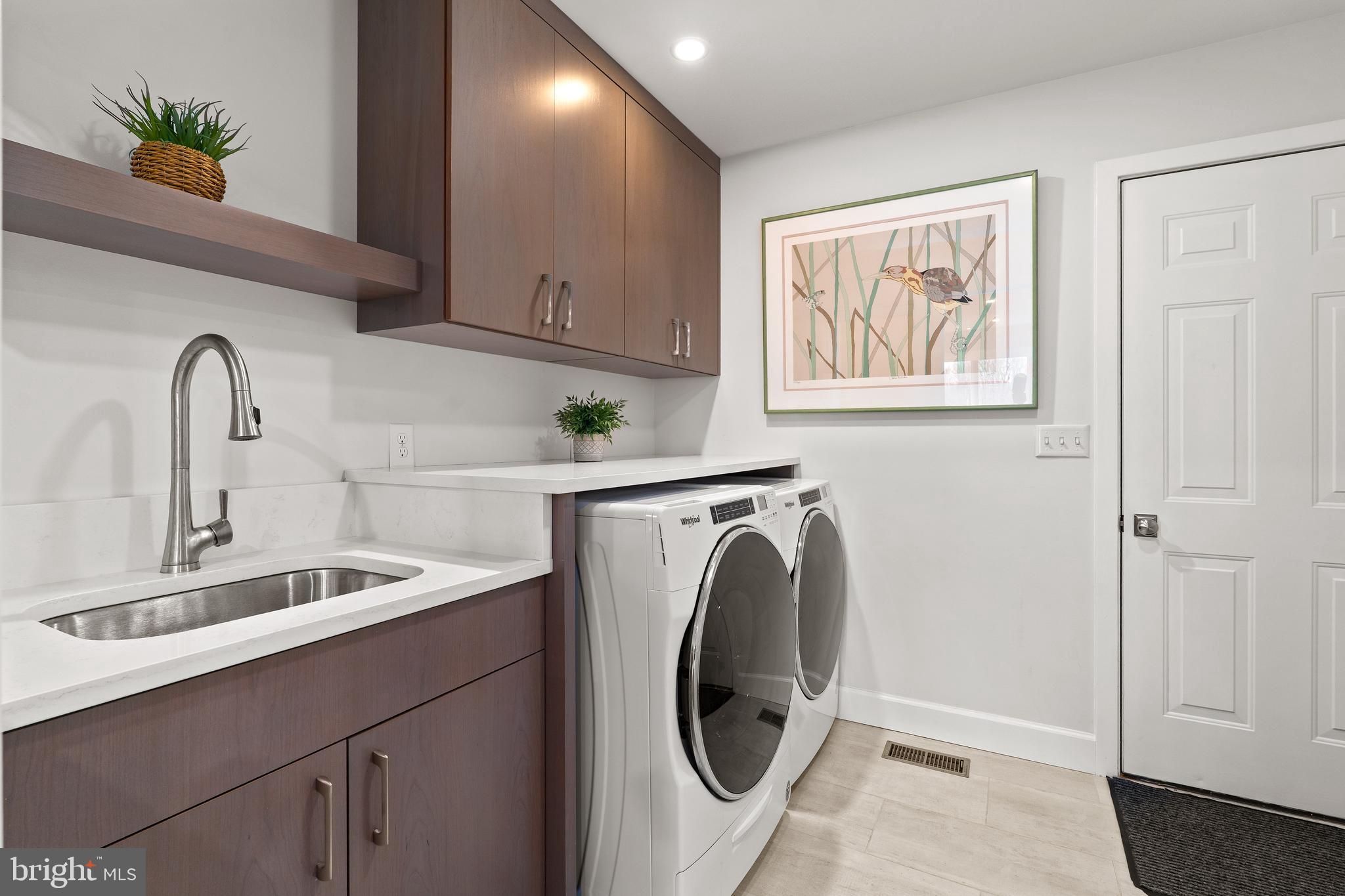 SUNSET POINTE - Residential