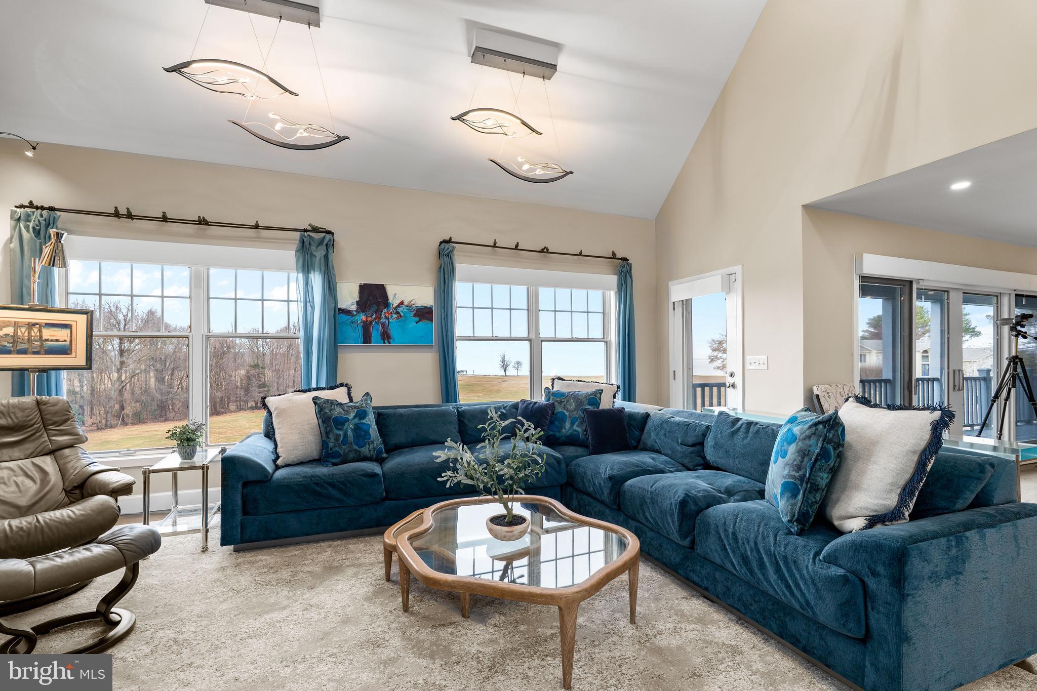 SUNSET POINTE - Residential