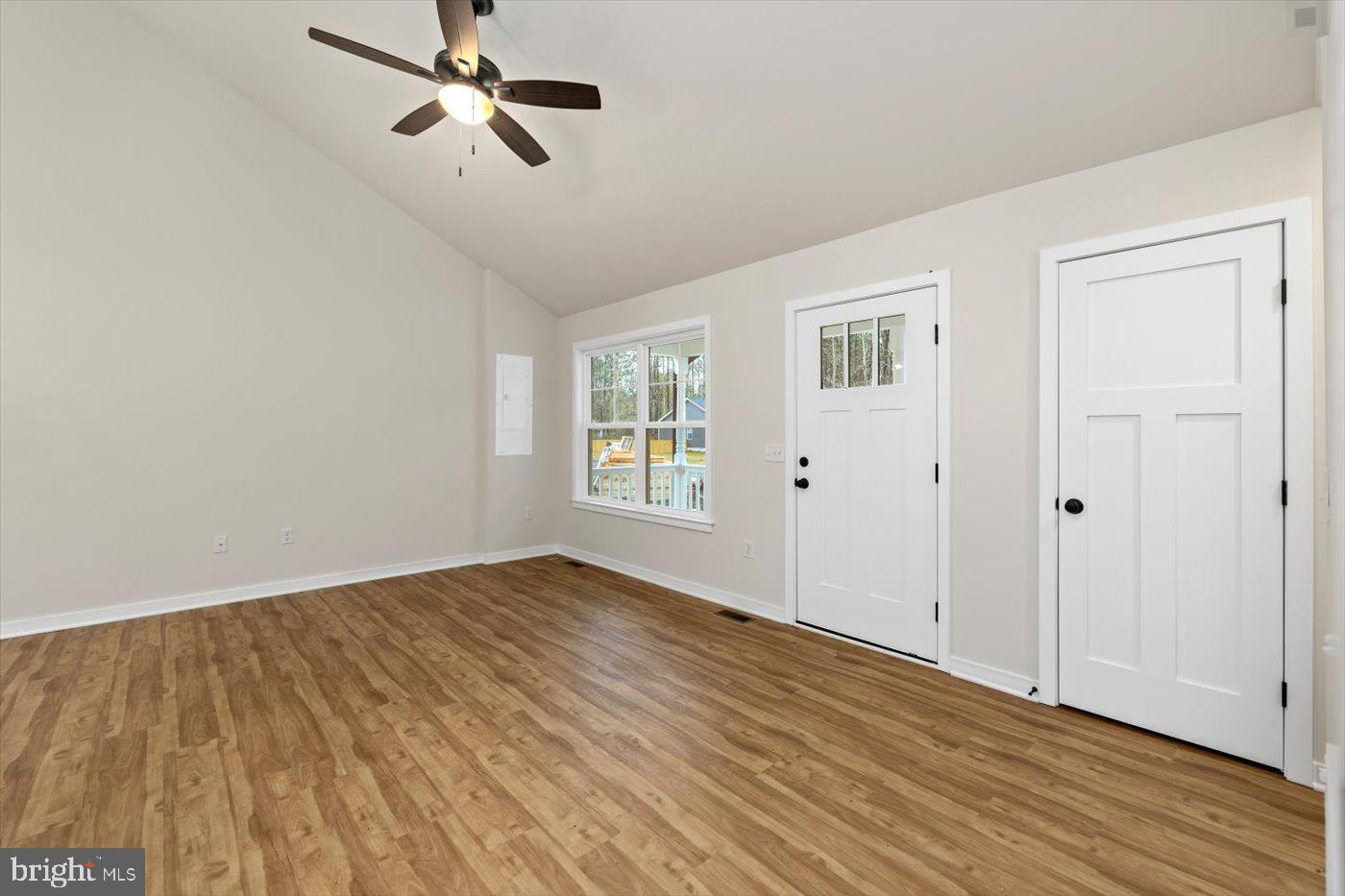LAKE CAROLINE - Residential