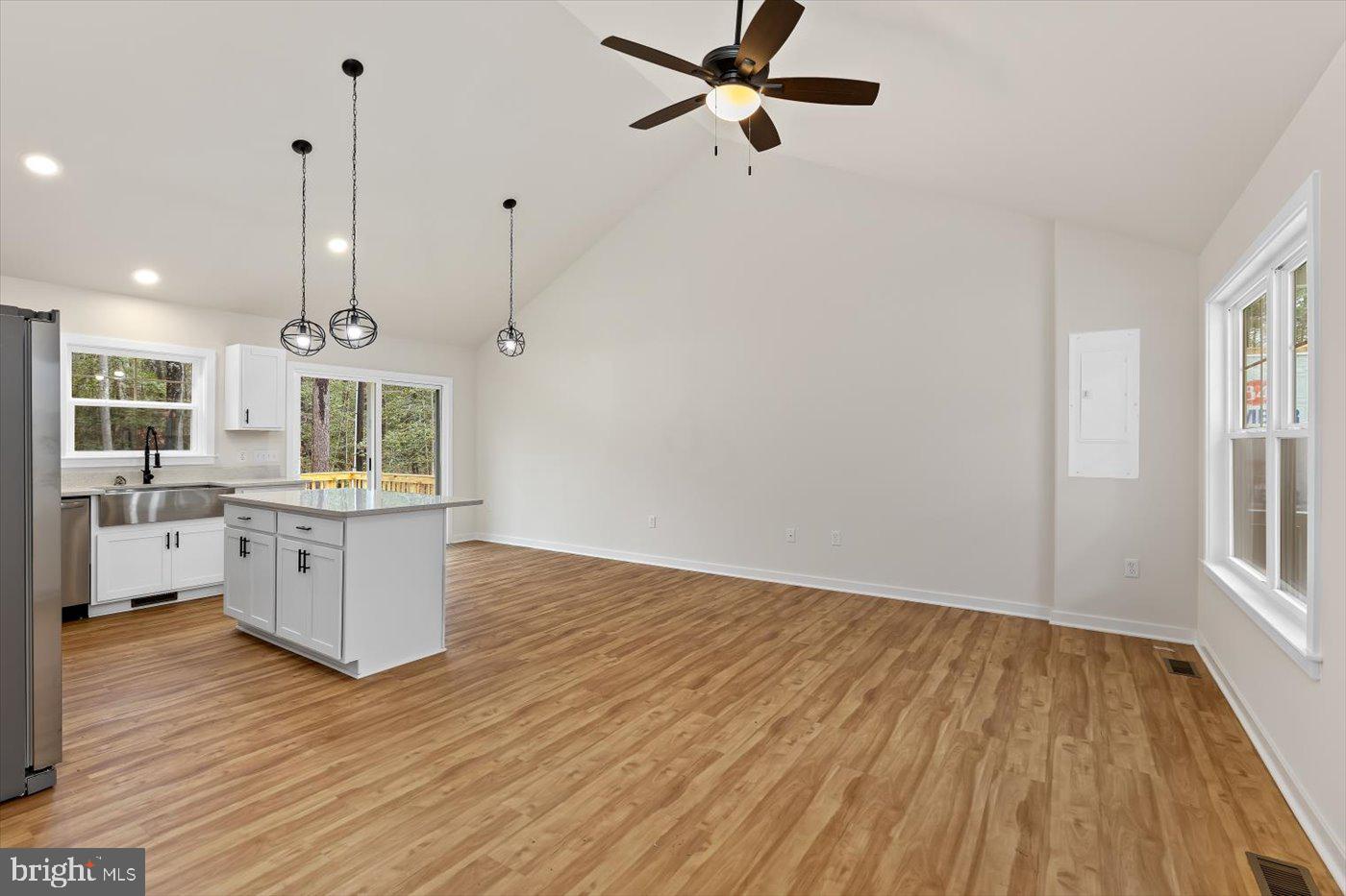 LAKE CAROLINE - Residential