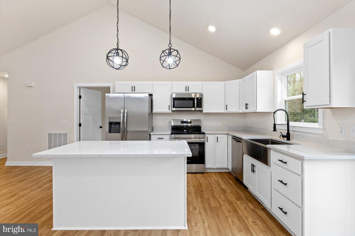 LAKE CAROLINE - Residential