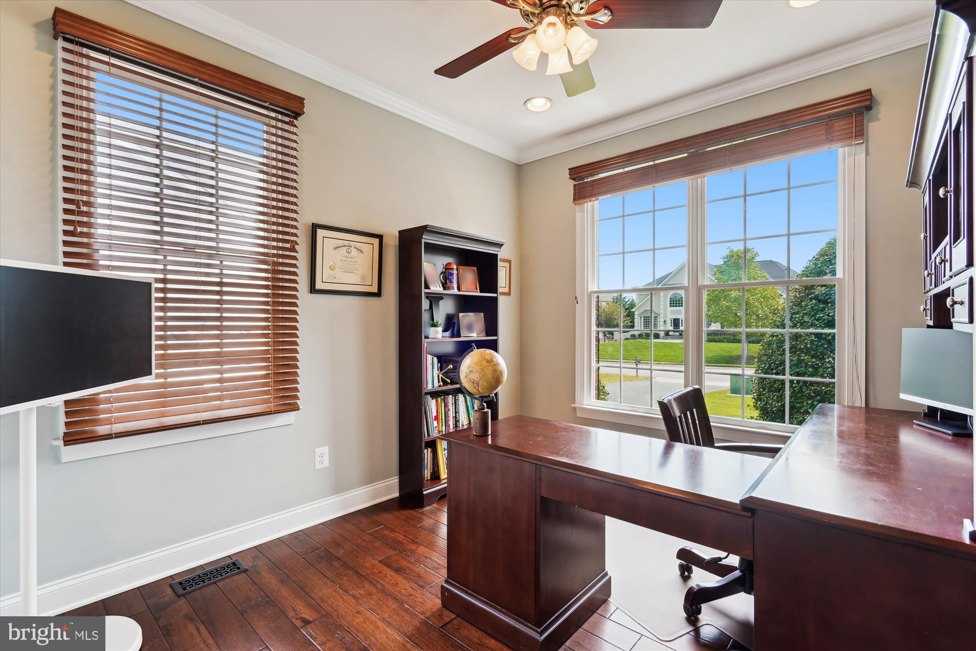 SOUTH RIDING - Residential
