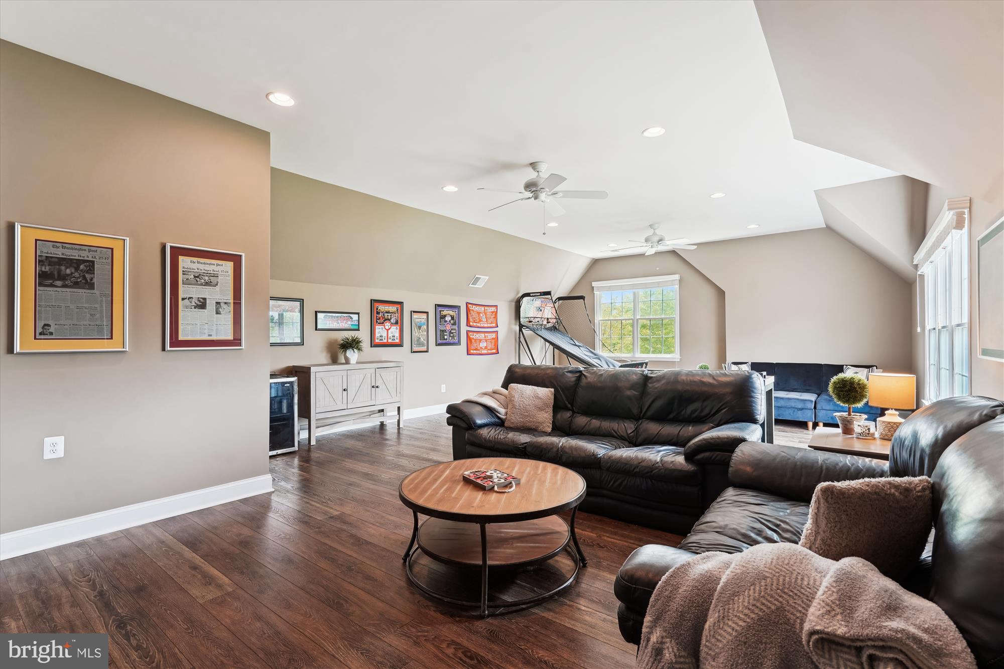 SOUTH RIDING - Residential
