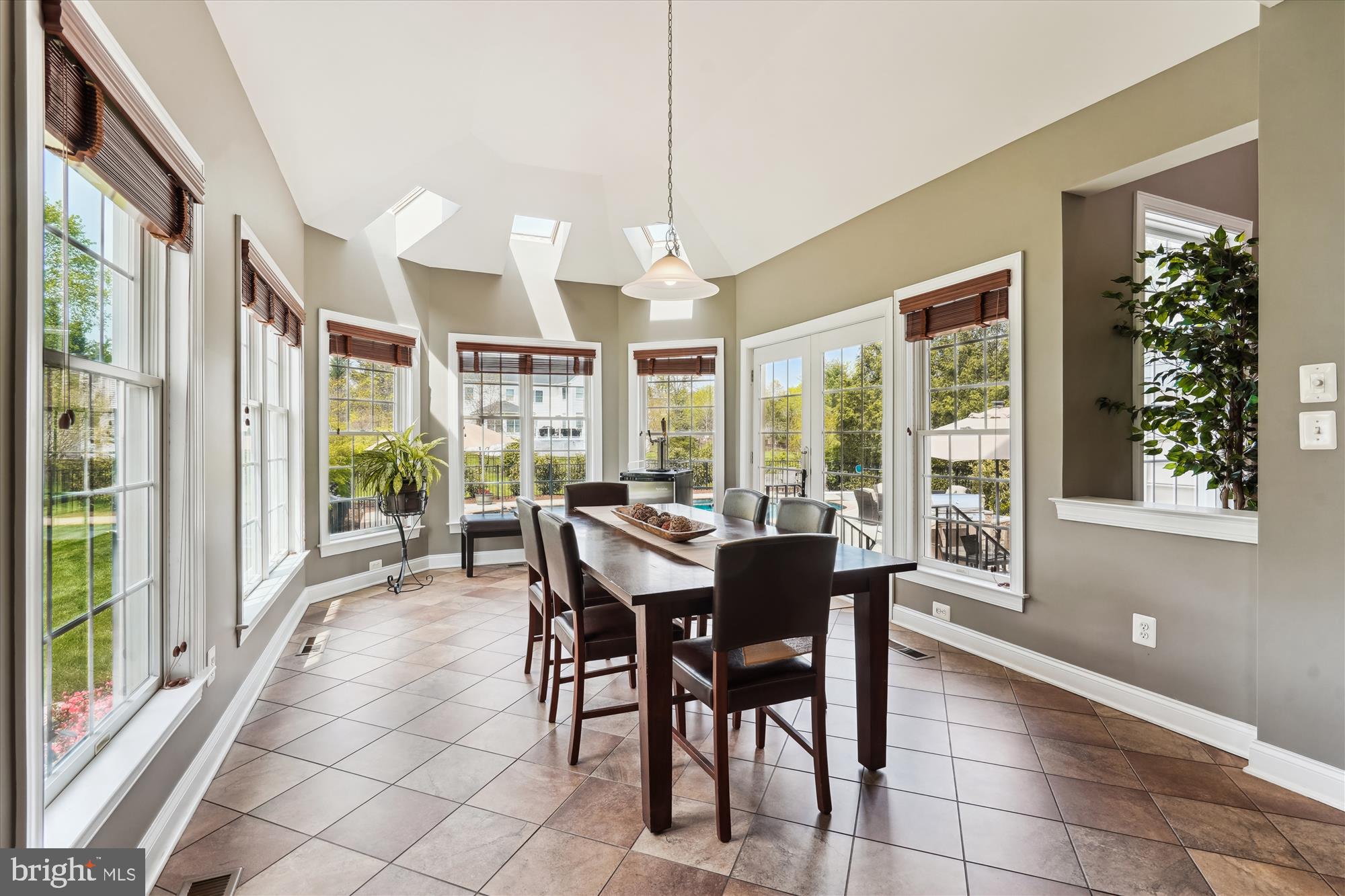 SOUTH RIDING - Residential