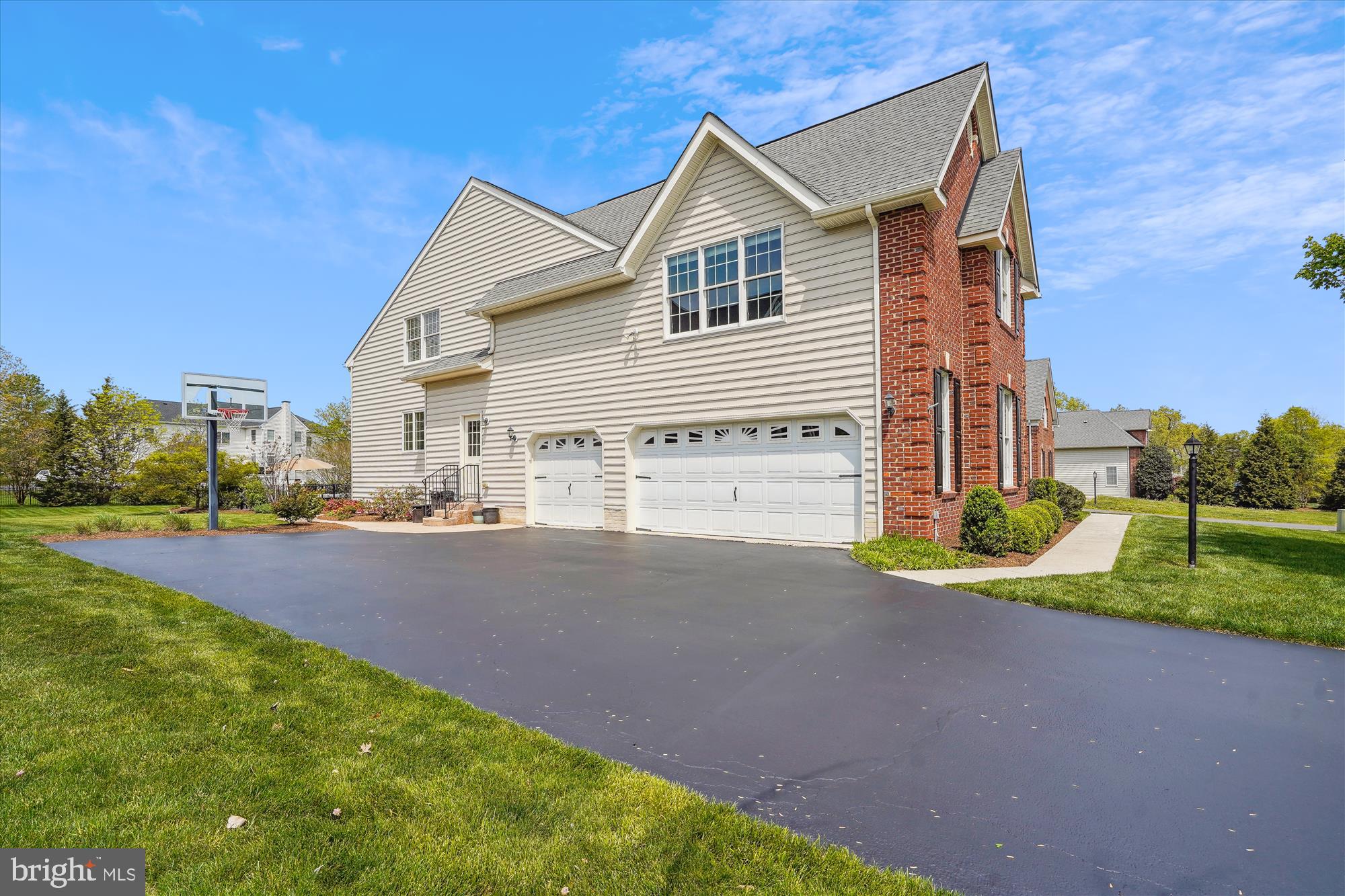 SOUTH RIDING - Residential