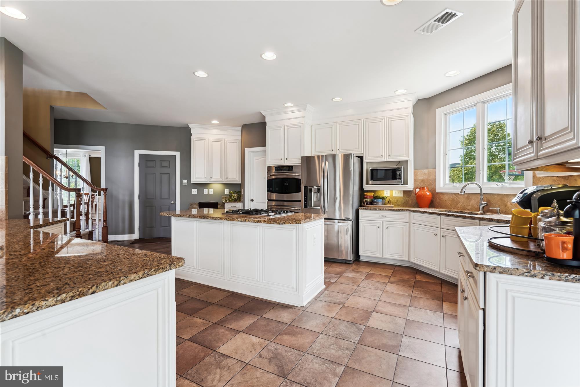SOUTH RIDING - Residential