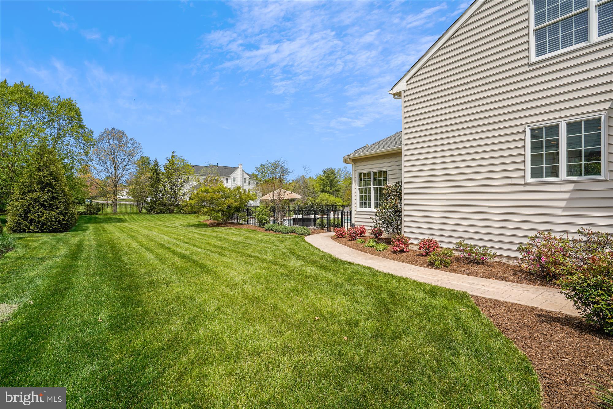 SOUTH RIDING - Residential