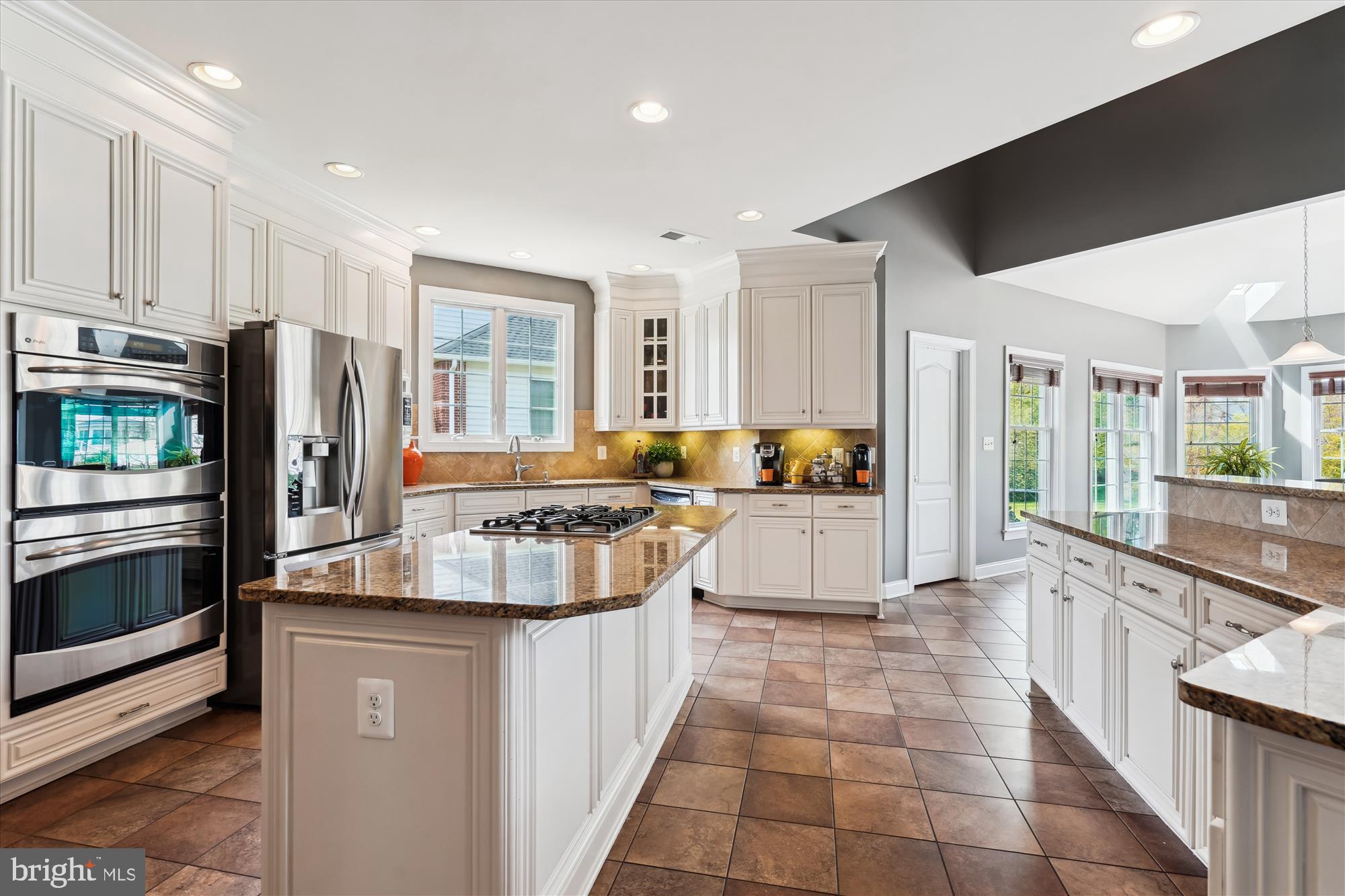 SOUTH RIDING - Residential