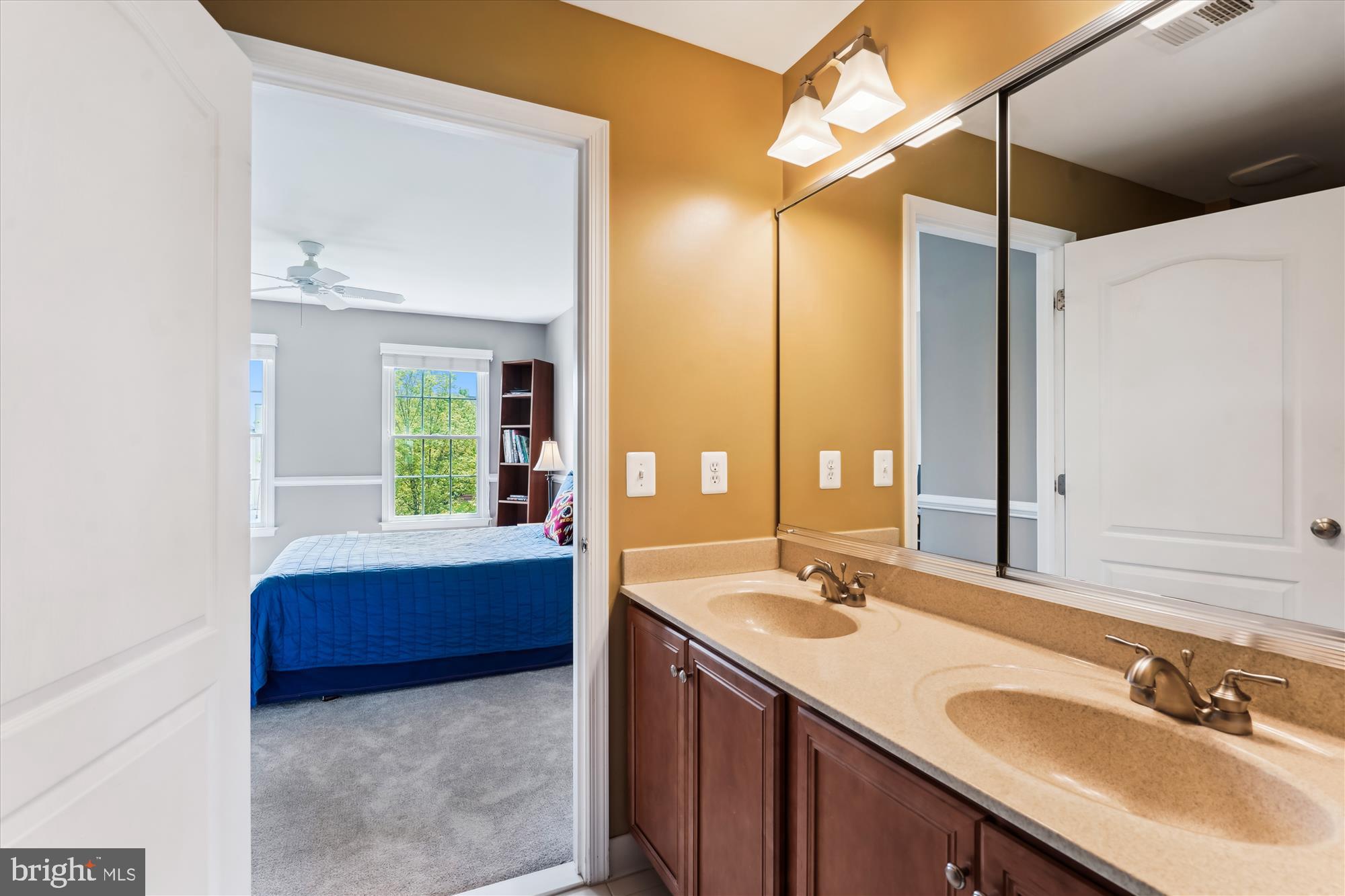 SOUTH RIDING - Residential