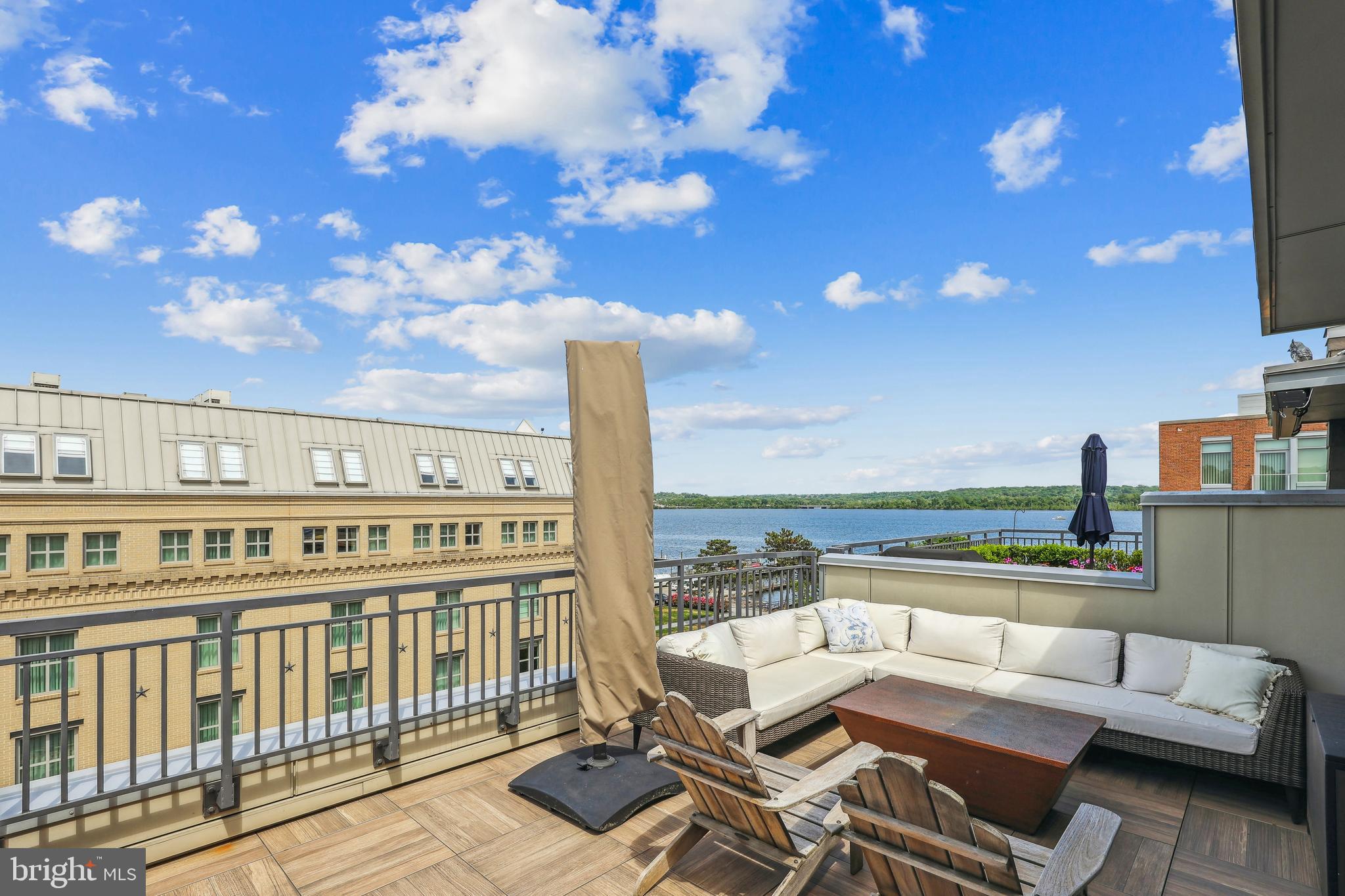 ROBINSON LANDING - Residential