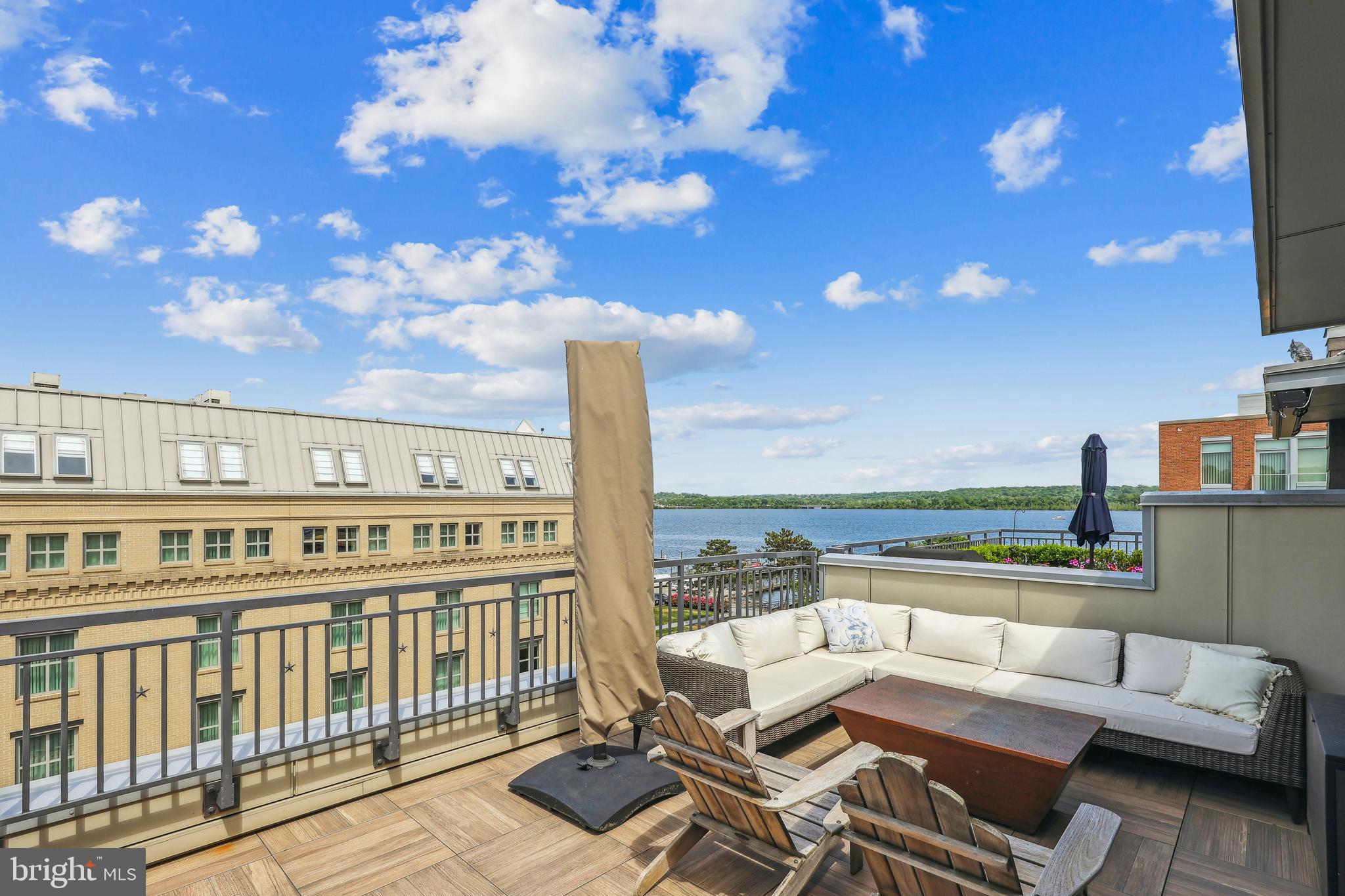 ROBINSON LANDING - Residential