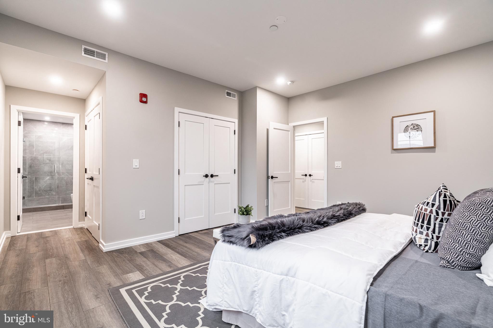 GRADUATE HOSPITAL - Residential Income