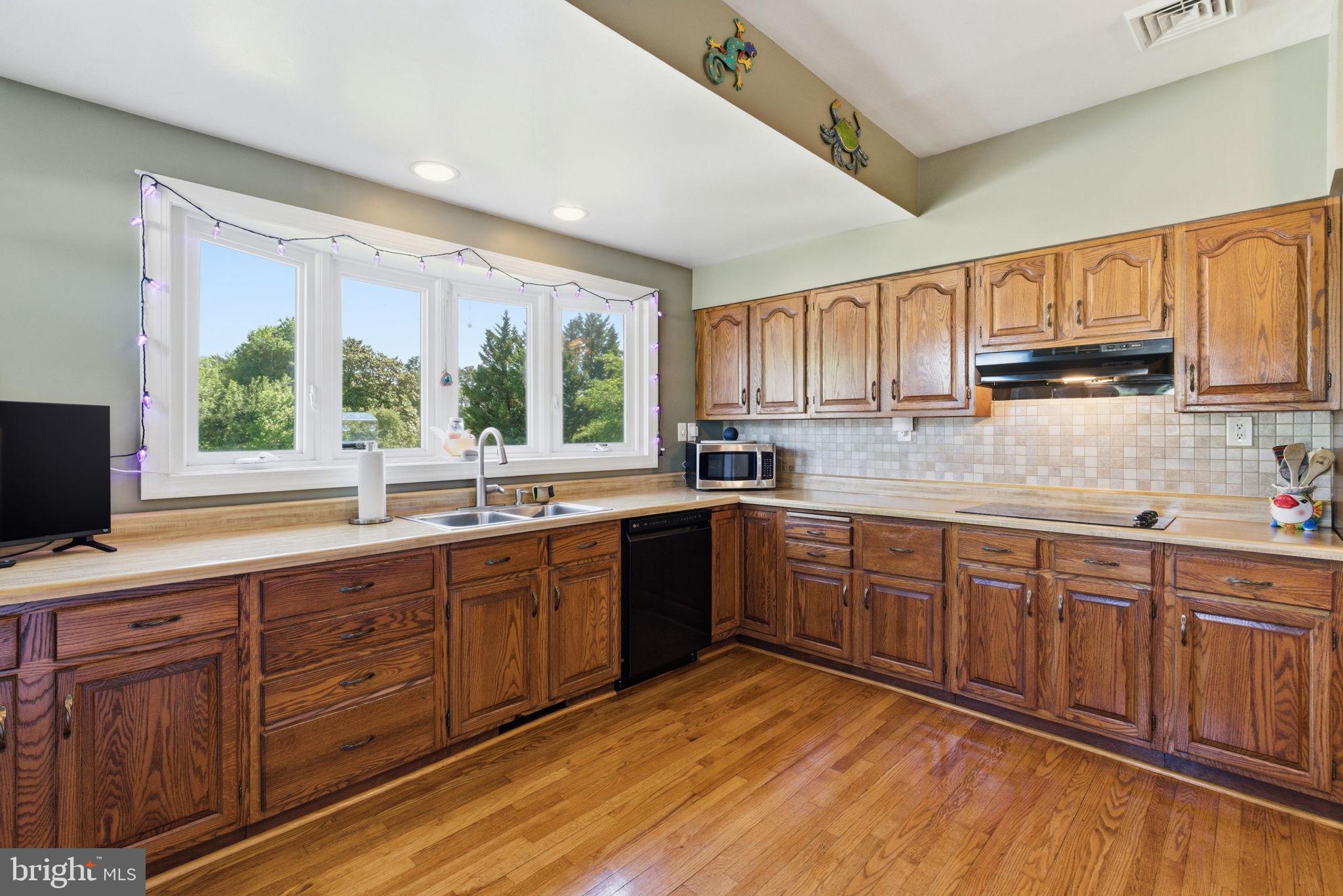 ABERDEEN HILLS - Residential