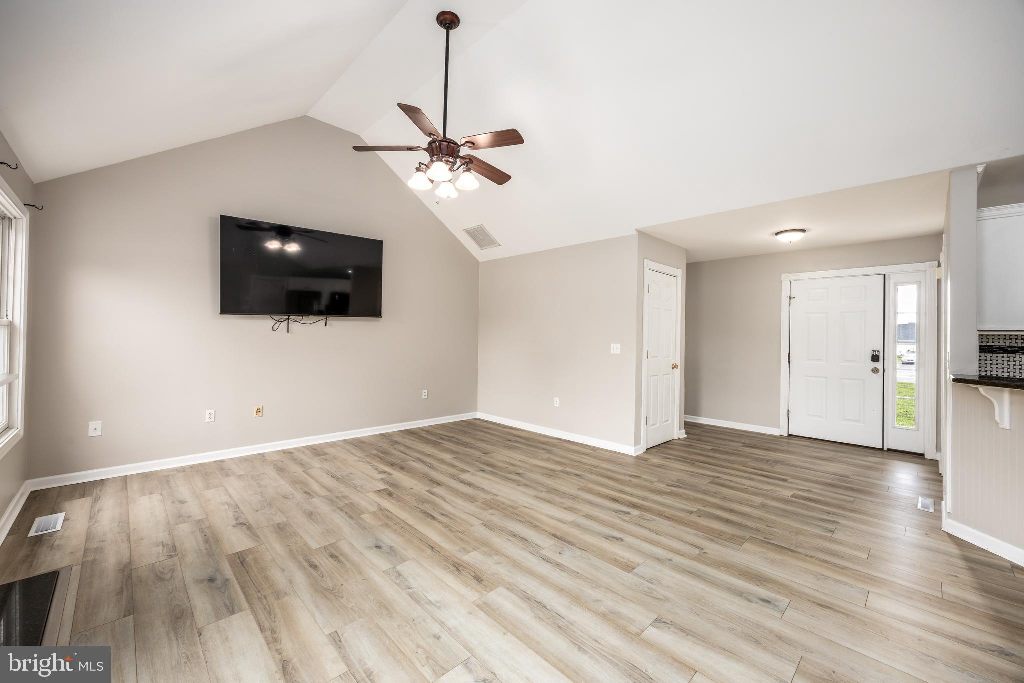TRINITY MANOR - Residential