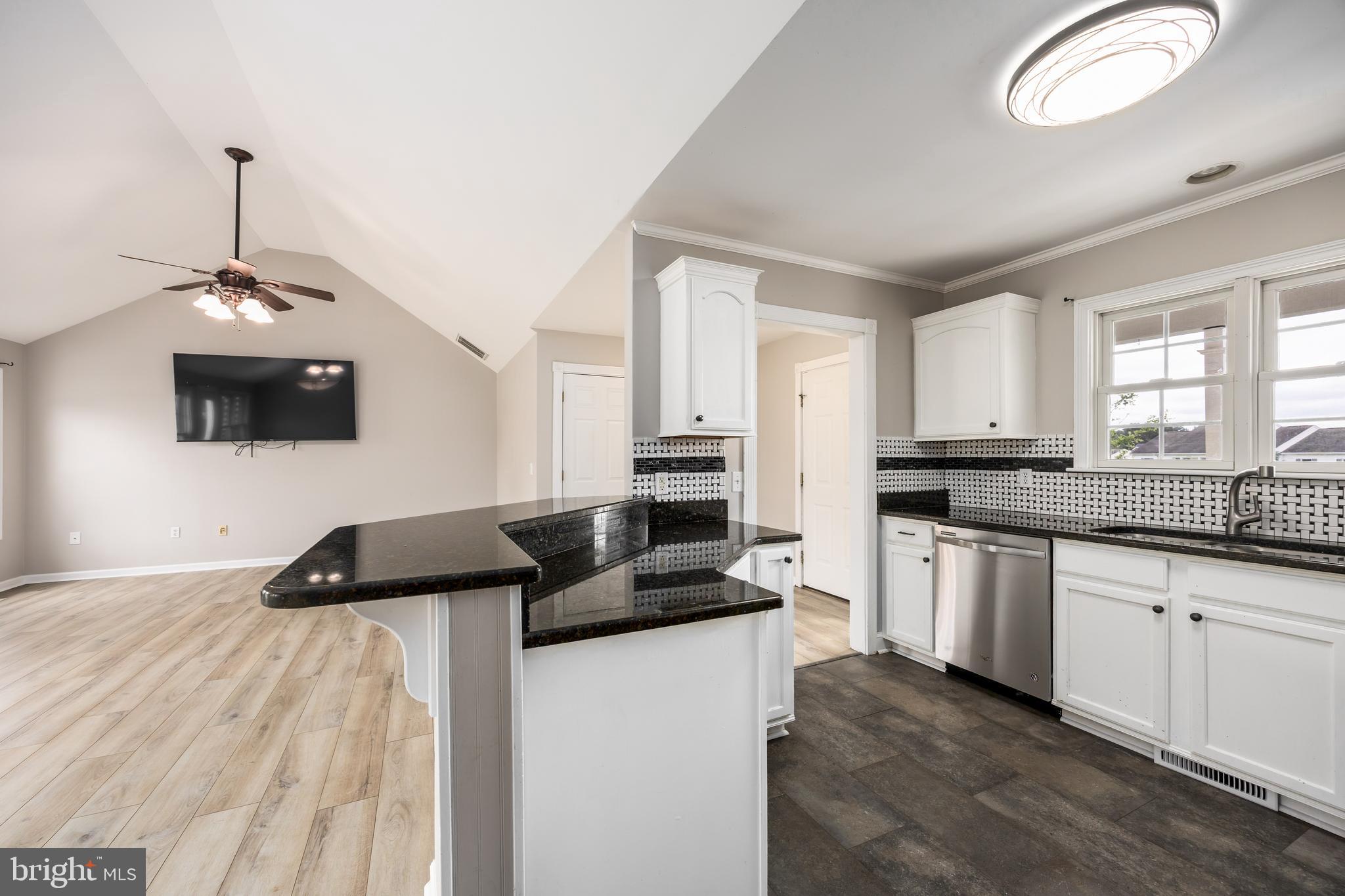 TRINITY MANOR - Residential