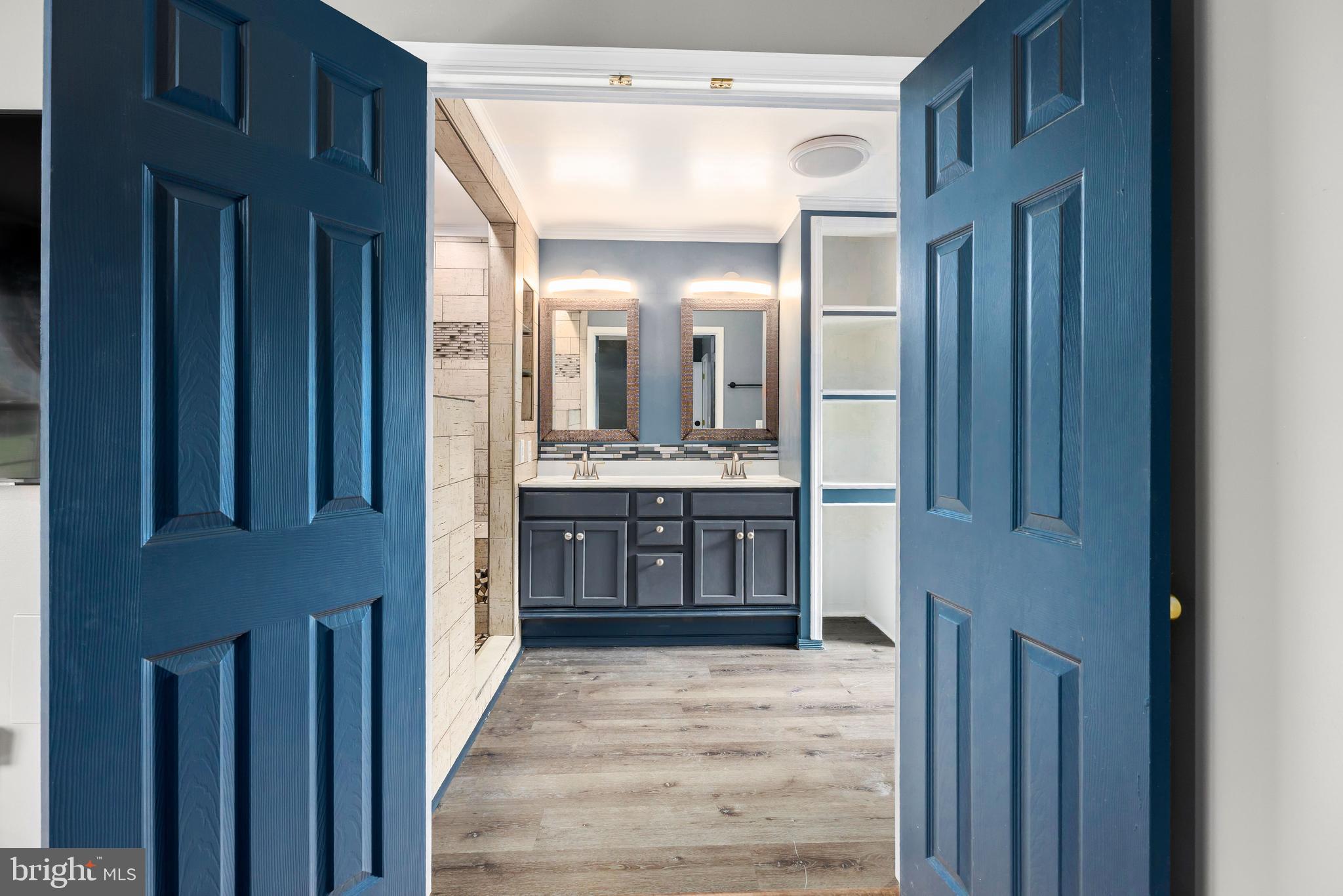TRINITY MANOR - Residential