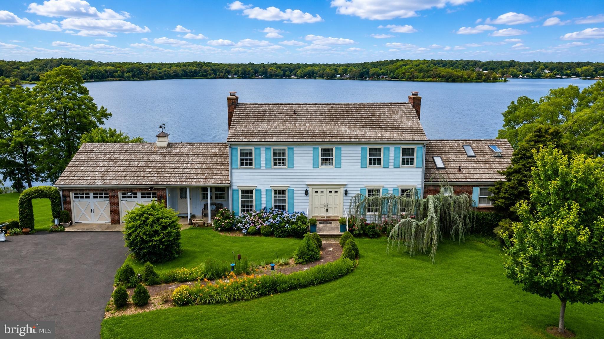 LARRIMORE'S POINT - Residential