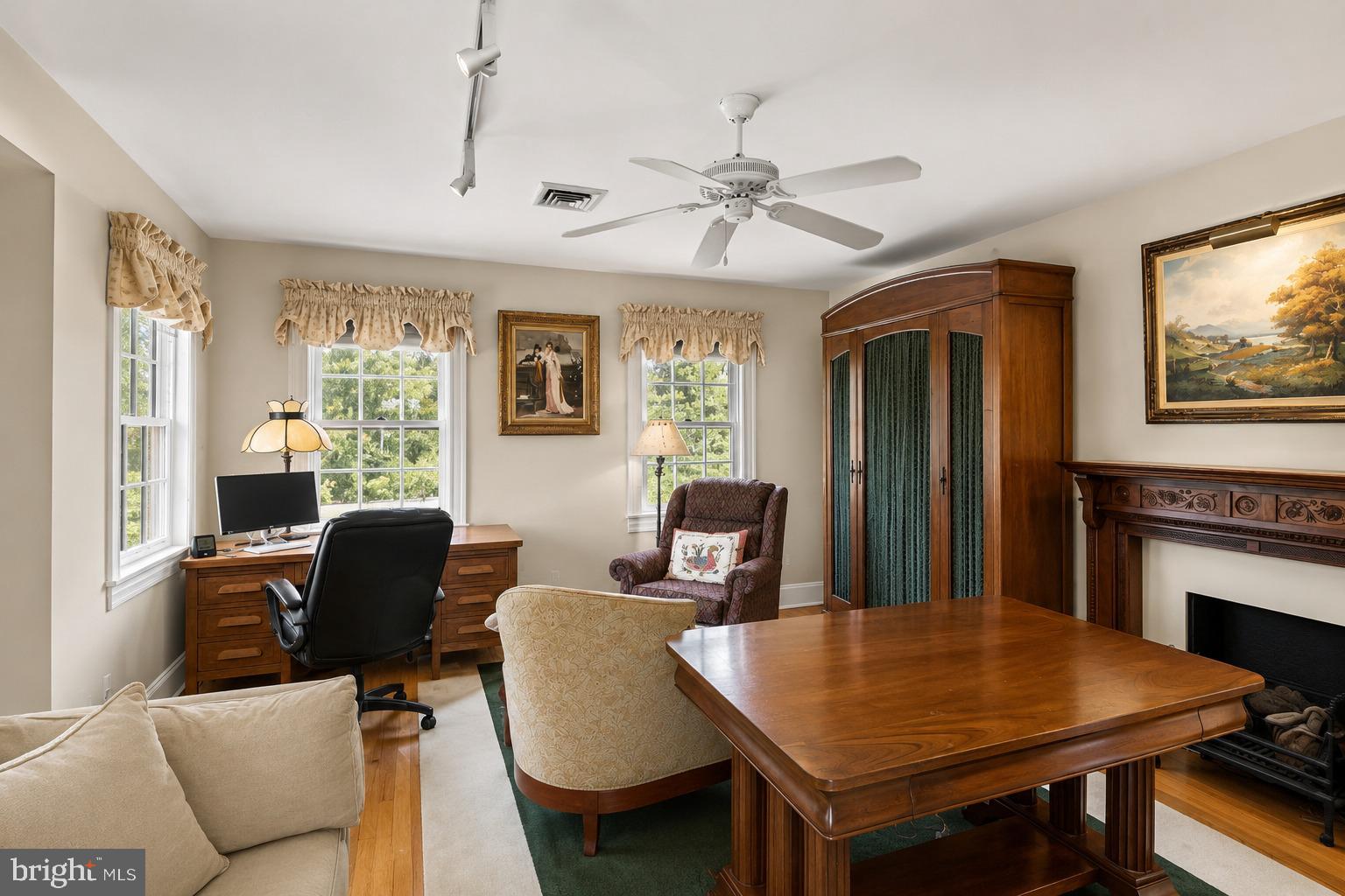 LARRIMORE'S POINT - Residential