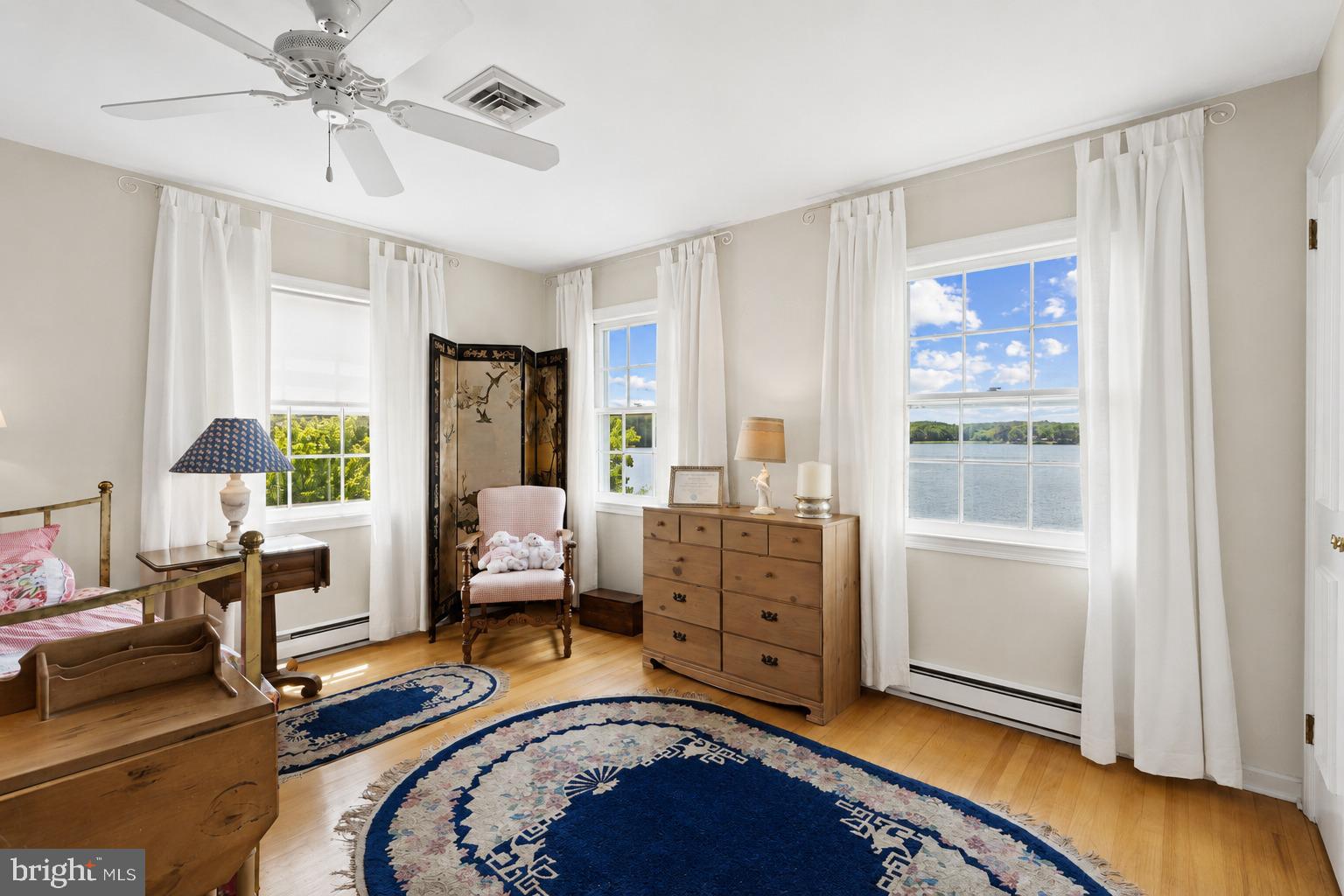 LARRIMORE'S POINT - Residential