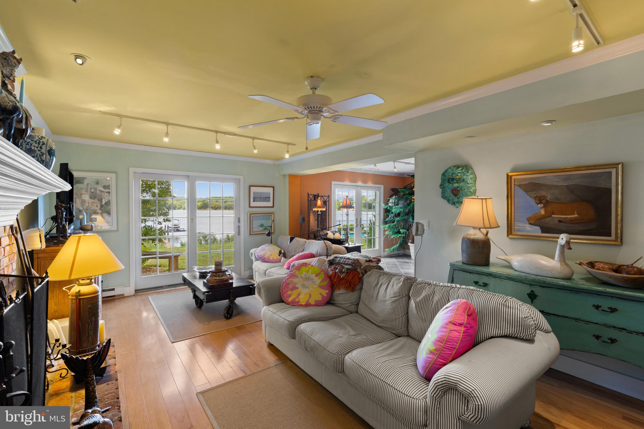 LARRIMORE'S POINT - Residential
