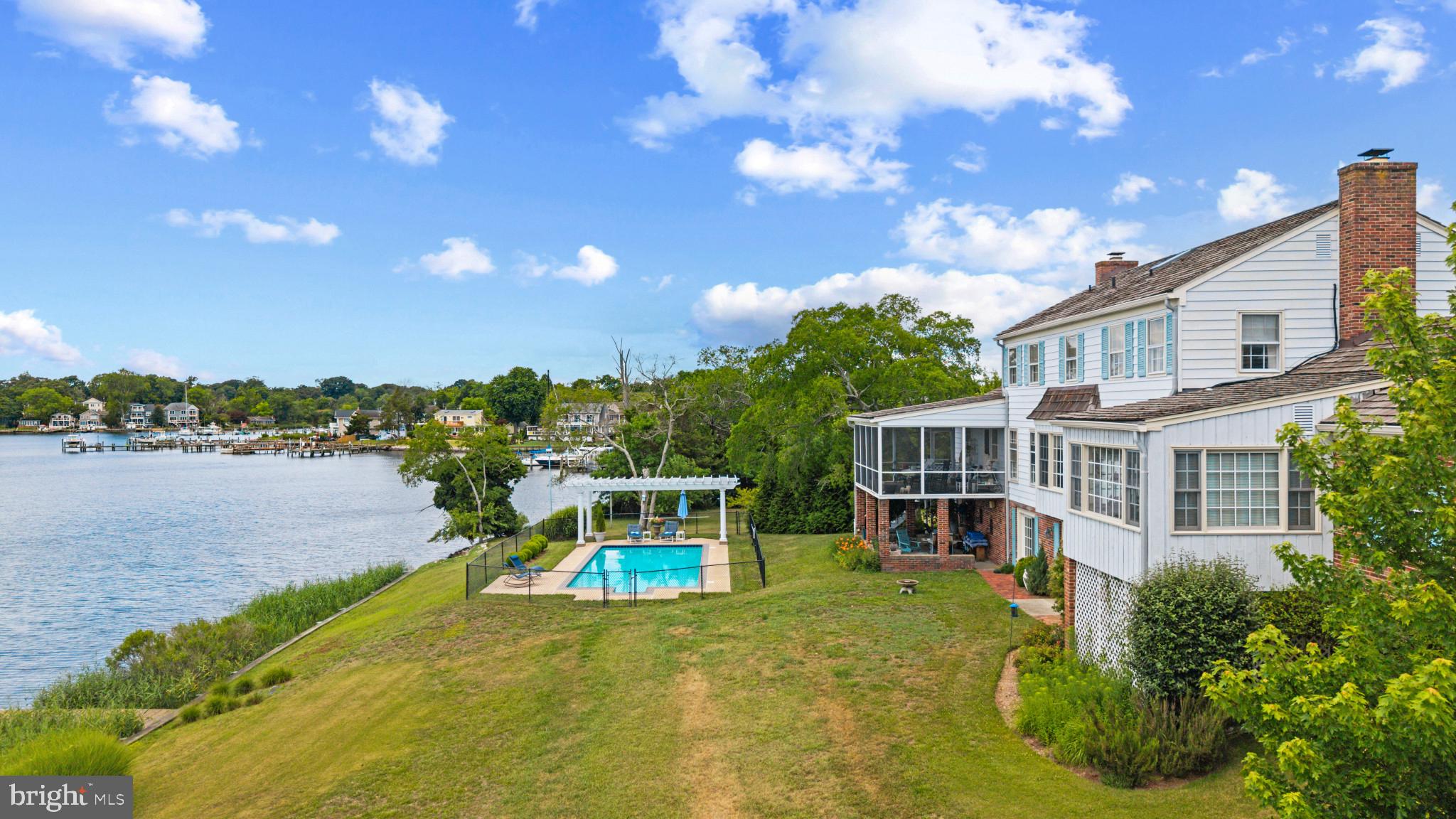 LARRIMORE'S POINT - Residential