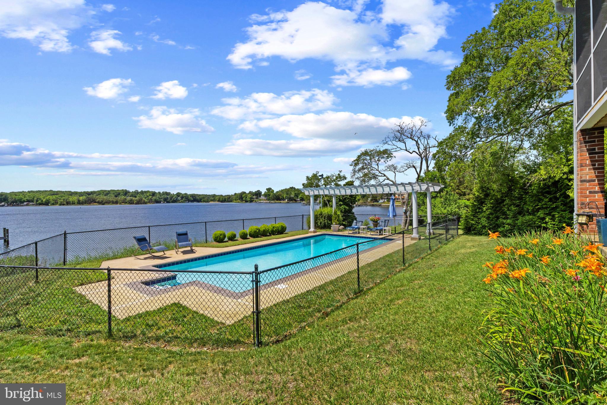 LARRIMORE'S POINT - Residential