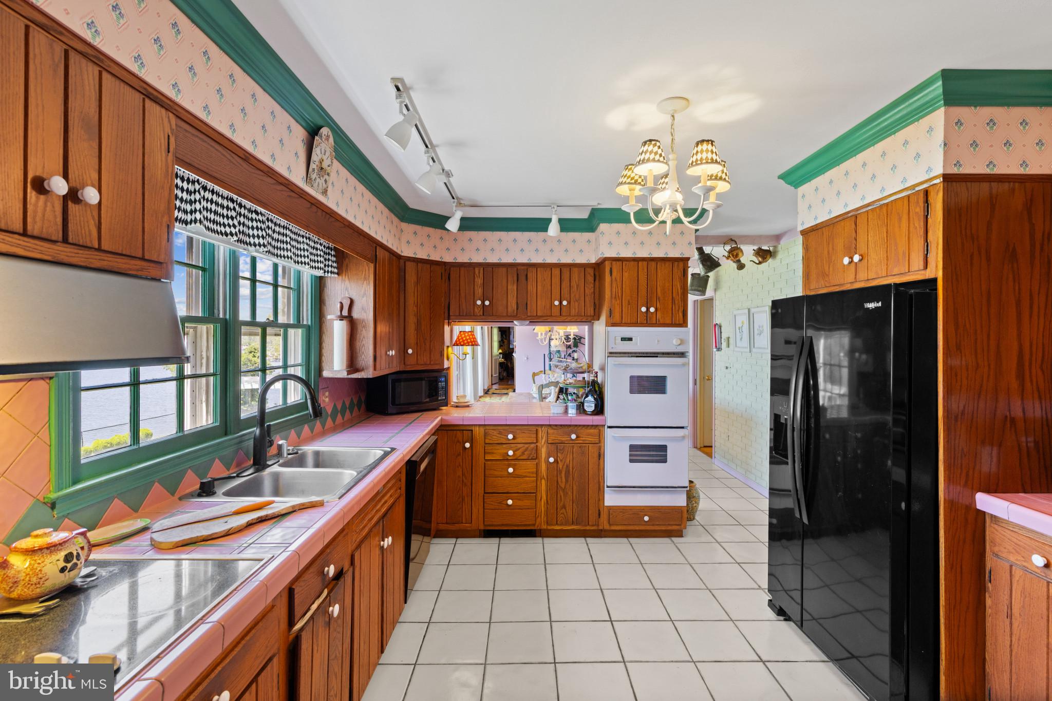 LARRIMORE'S POINT - Residential