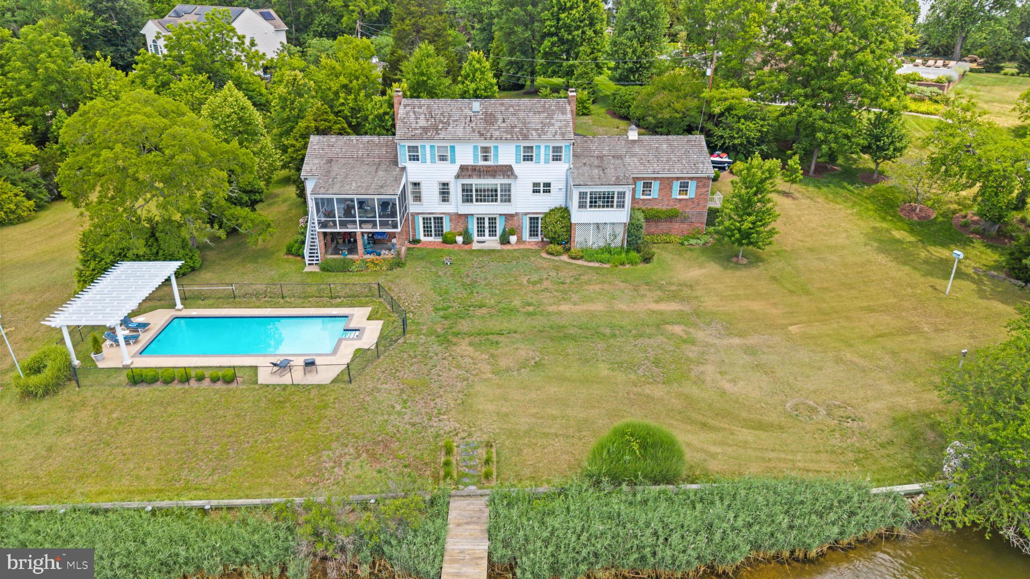 LARRIMORE'S POINT - Residential